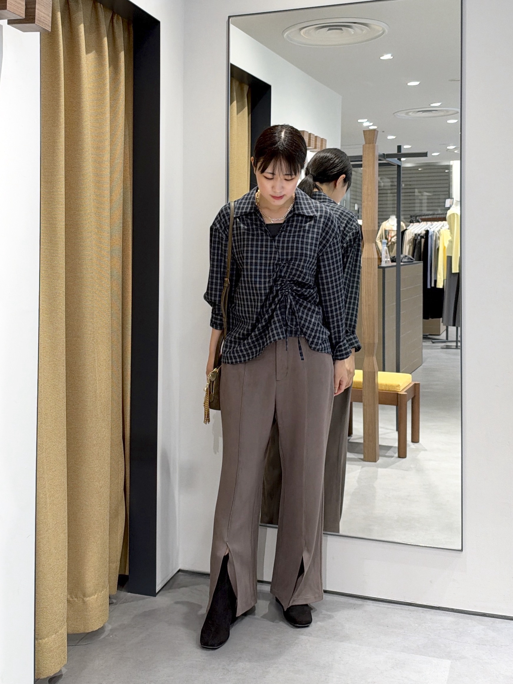 Renoさんの「INDIVI｜バイアスシャーリングチェックシャツ【LIVE紹介／上枝みどりさん着用】」を使ったコーディネート