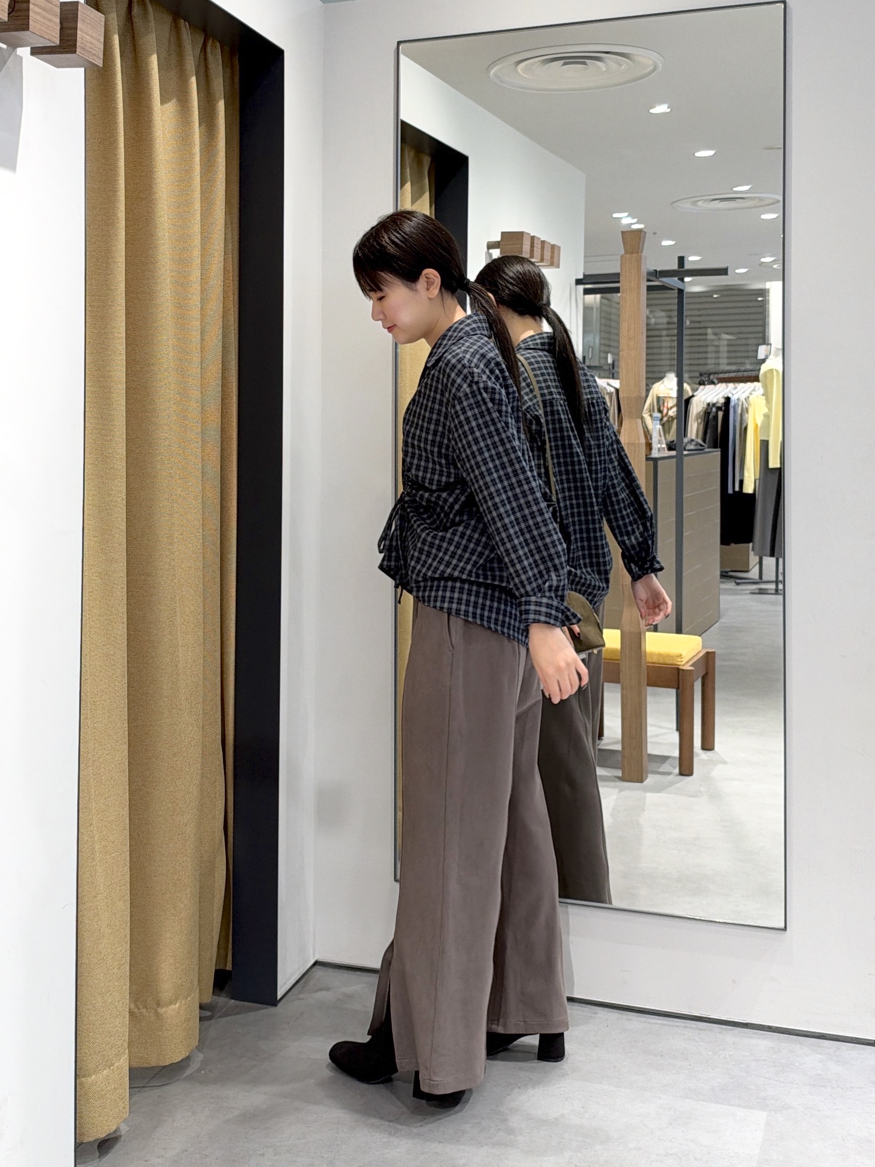 Renoさんの「INDIVI｜バイアスシャーリングチェックシャツ【LIVE紹介／上枝みどりさん着用】」を使ったコーディネート