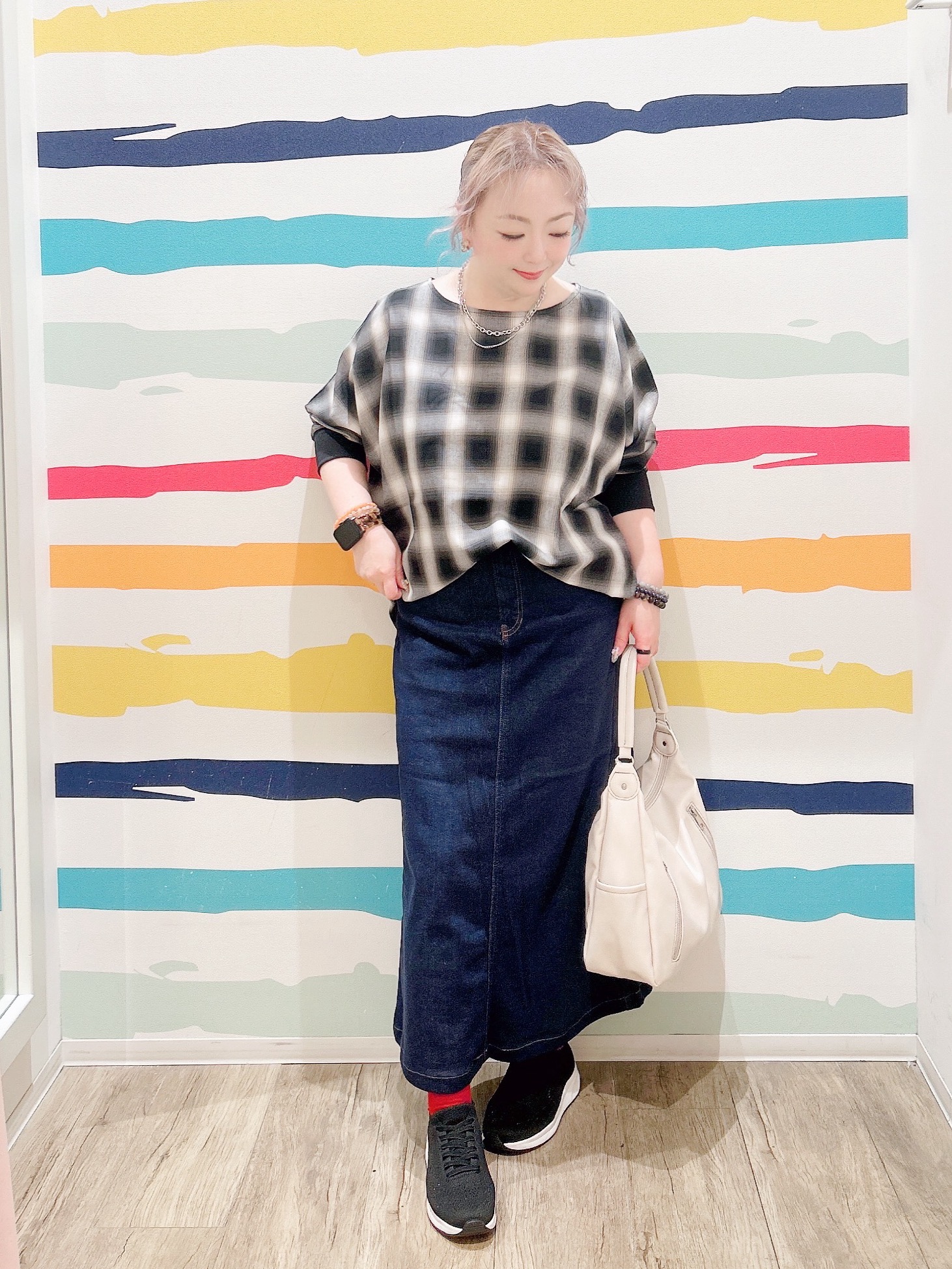 Peeさんの「SHOO･LA･RUE｜【着丈選べる/洗濯後しわになりにくい】インせず着られる ドルマンブラウス」を使ったコーディネート