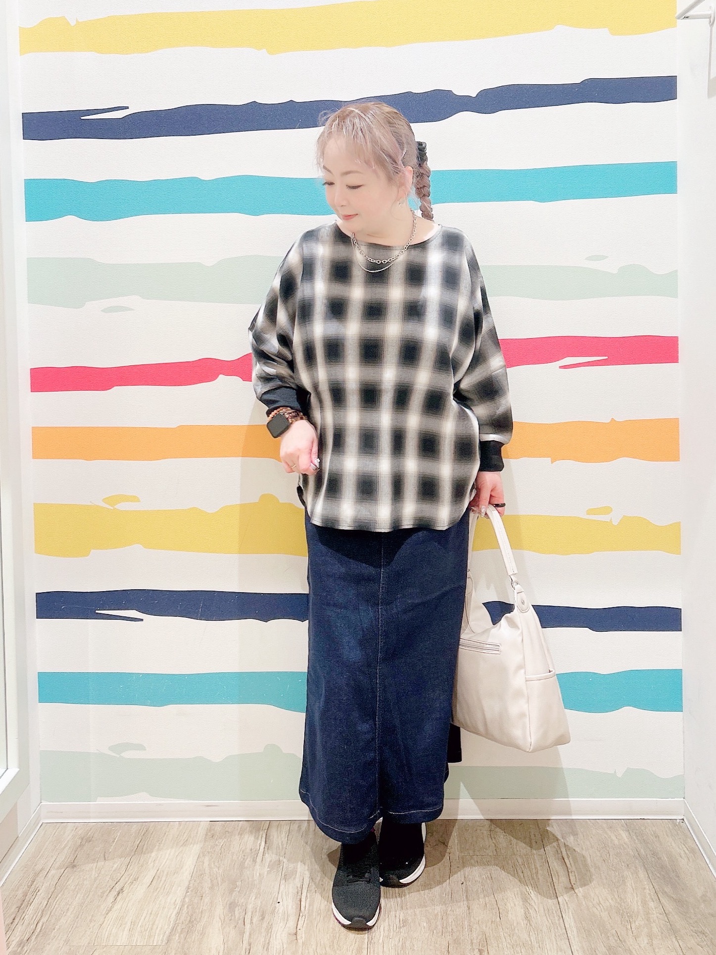 Peeさんの「SHOO･LA･RUE｜【着丈選べる/洗濯後しわになりにくい】インせず着られる ドルマンブラウス」を使ったコーディネート
