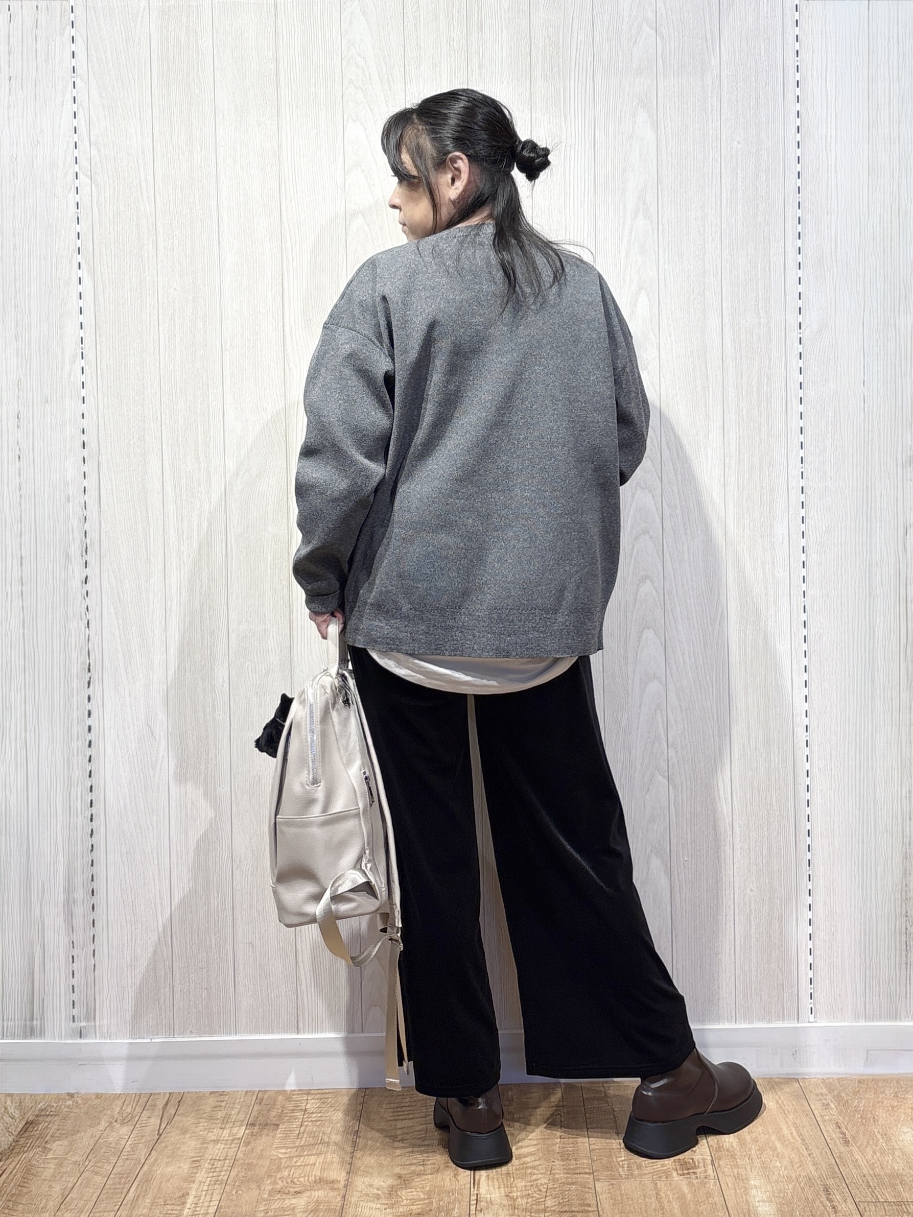 わかさんの「SHOO･LA･RUE｜【セットアップ可/洗濯機可】軽やかに羽織れる スポンディッシュ ニットカーディガン」を使ったコーディネート