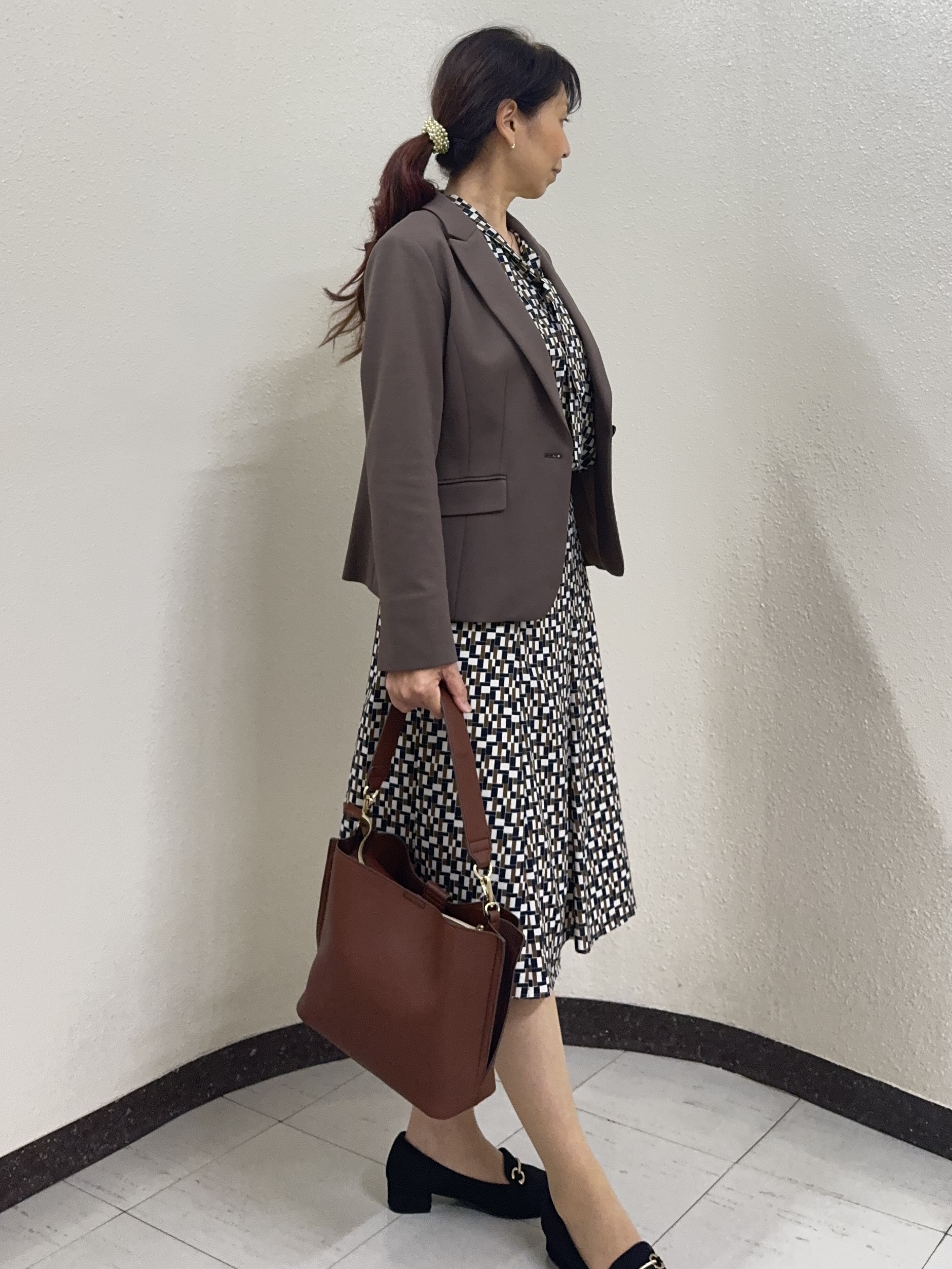⭐︎Eimi⭐︎さんの「Reflect｜【SS-4Lサイズ／セットアップ】幾何柄プリント ボウタイデザインブラウス」を使ったコーディネート