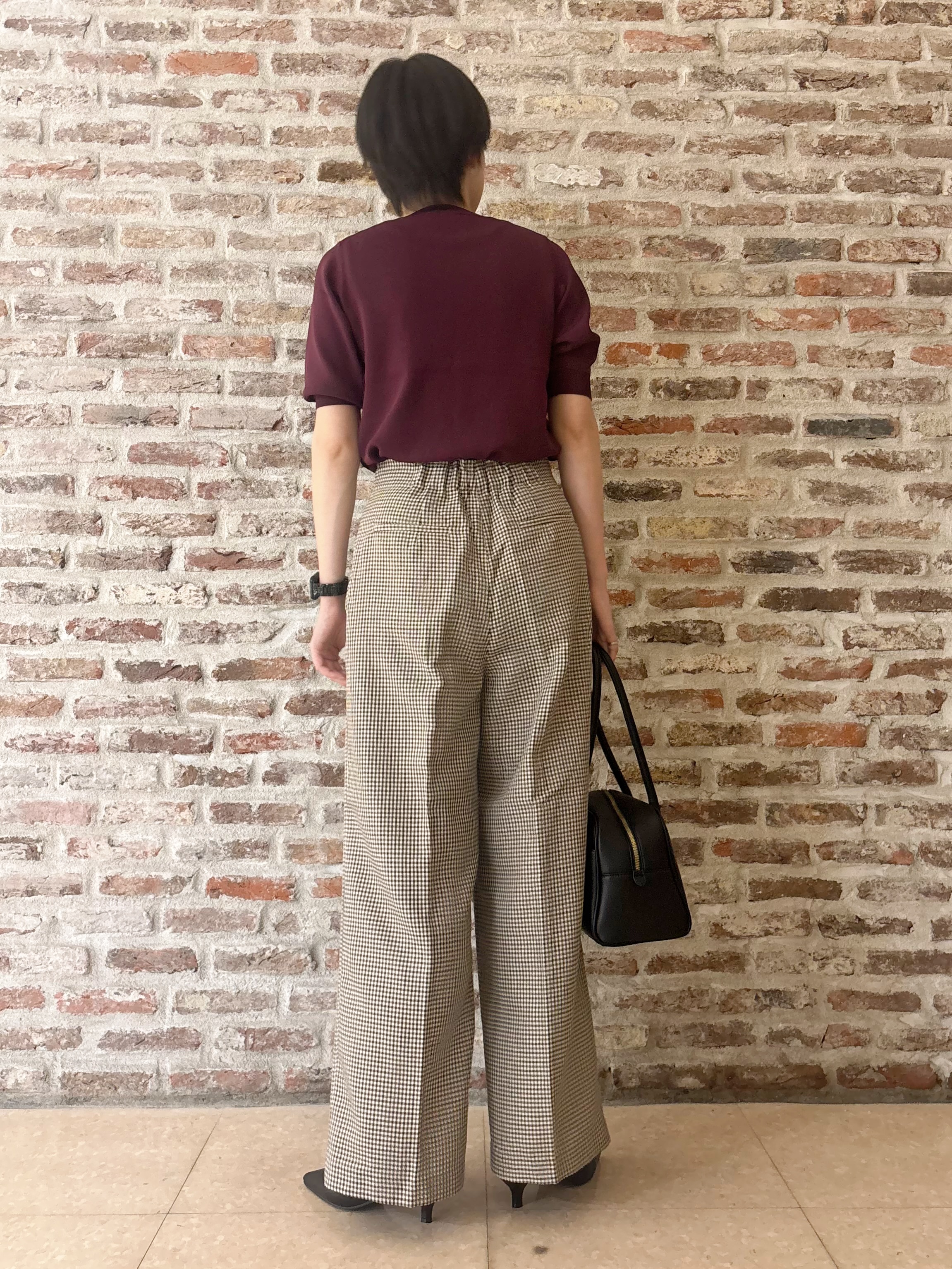 しばさんの「THE SHOP TK｜【秋始めにちょうどいい/毛玉防止】すっきりVネック秋色6分袖ニット」を使ったコーディネート