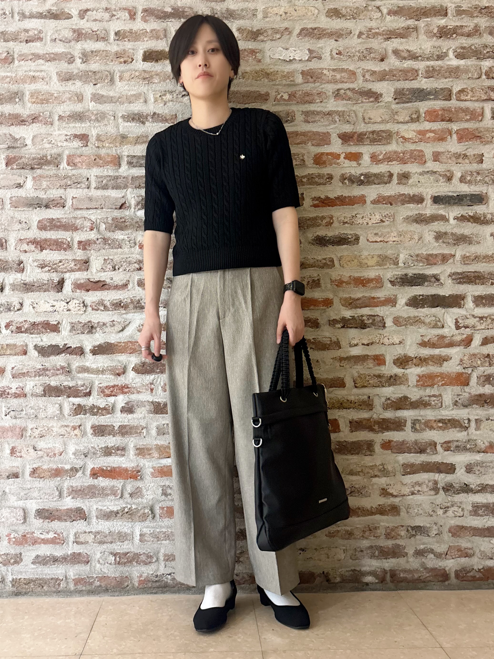 しばさんの「THE SHOP TK｜POLO BCS/ケーブル5分袖ニット」を使ったコーディネート