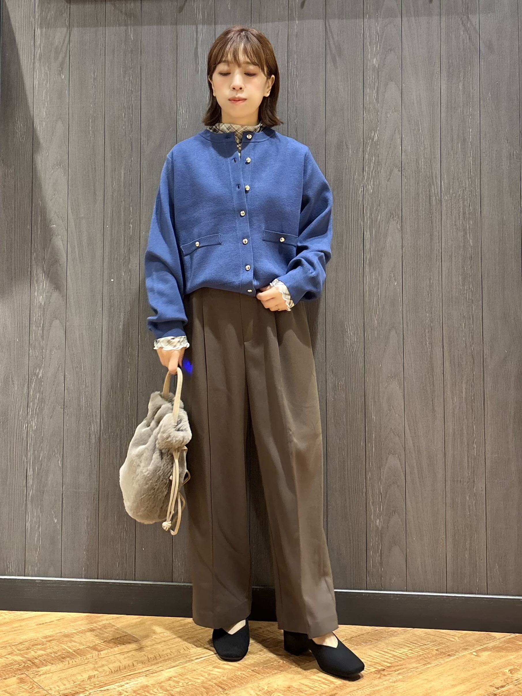 meiさんの「SHOO･LA･RUE｜【洗濯機可/S-LL】もちもちで心地よい もちここニットカーディガン」を使ったコーディネート