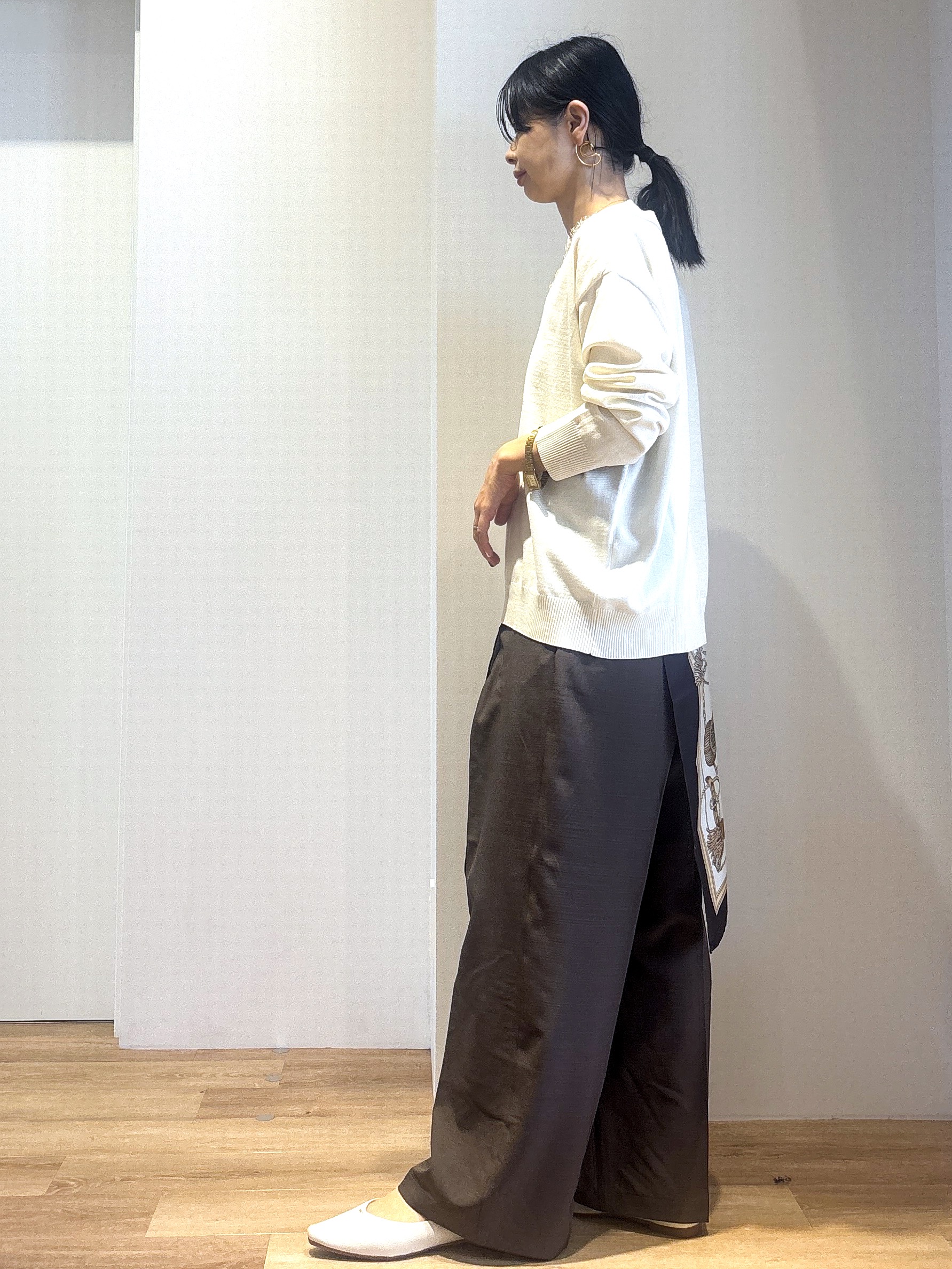 あいさんの「OPAQUE.CLIP｜レース付きVネックニット【洗濯機OK】」を使ったコーディネート