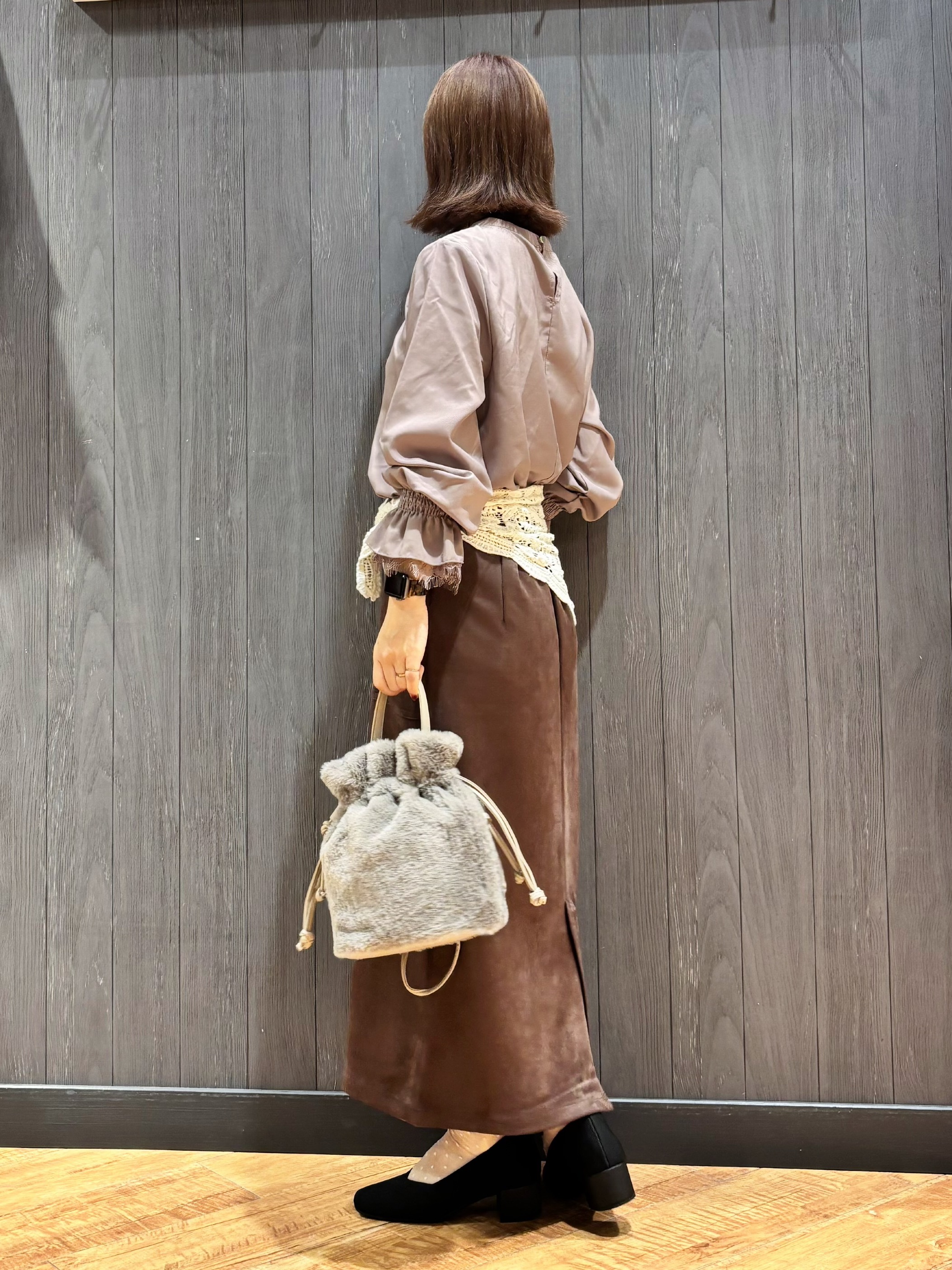 meiさんの「SHOO･LA･RUE｜【S-LL/洗濯機可】お袖レースで華やぐ。フェミニンブラウス」を使ったコーディネート