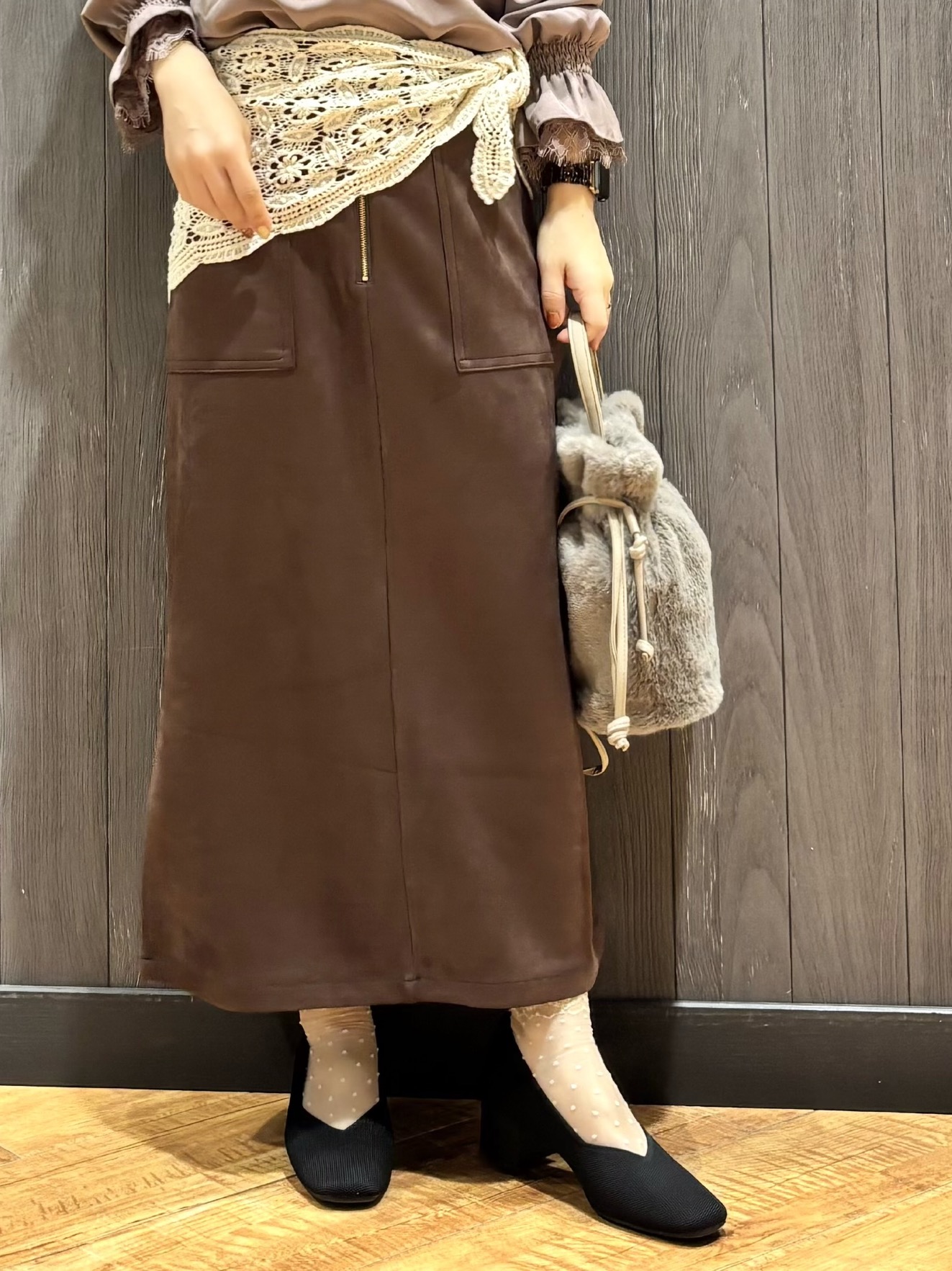 meiさんの「SHOO･LA･RUE｜【S-LL/洗濯機可】お袖レースで華やぐ。フェミニンブラウス」を使ったコーディネート