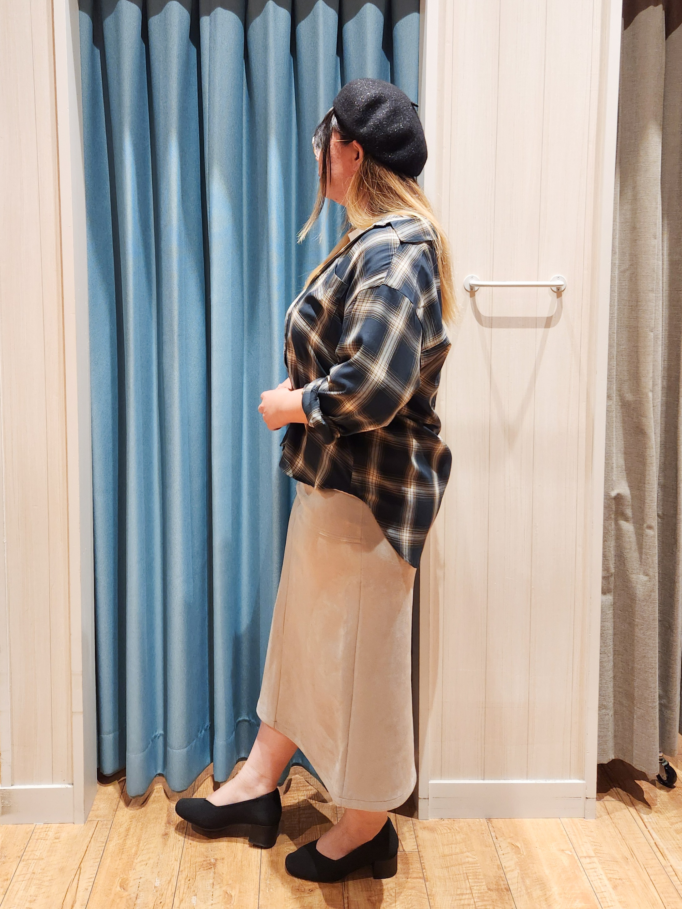 れーやんさんの「SHOO･LA･RUE｜【洗濯後しわになりにくい/S-LL】気分で選ぶ 大人のデイリー使いに ベーシックシャツ」を使ったコーディネート