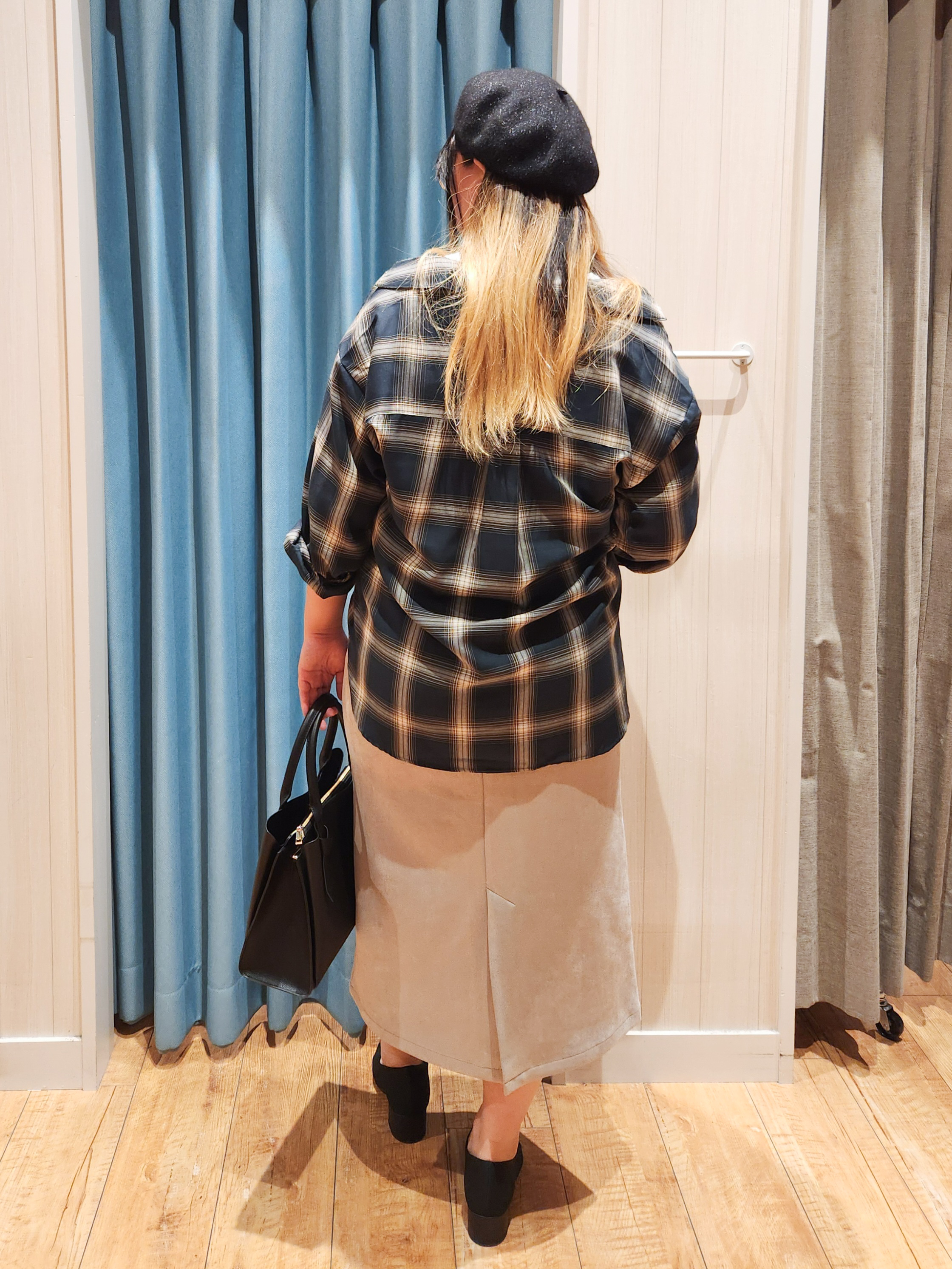 れーやんさんの「SHOO･LA･RUE｜【洗濯後しわになりにくい/S-LL】気分で選ぶ 大人のデイリー使いに ベーシックシャツ」を使ったコーディネート