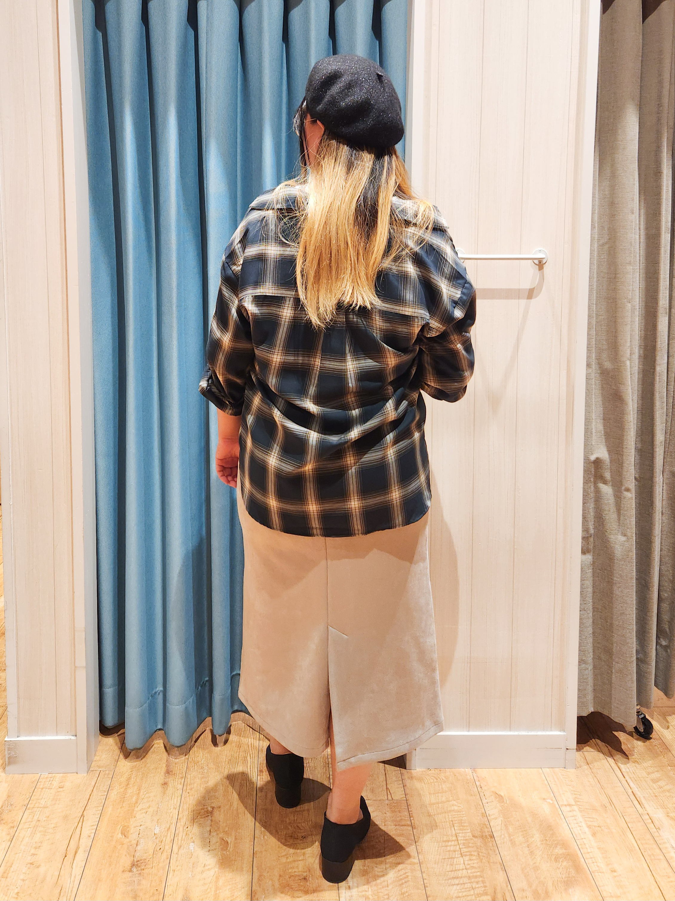 れーやんさんの「SHOO･LA･RUE｜【洗濯後しわになりにくい/S-LL】気分で選ぶ 大人のデイリー使いに ベーシックシャツ」を使ったコーディネート