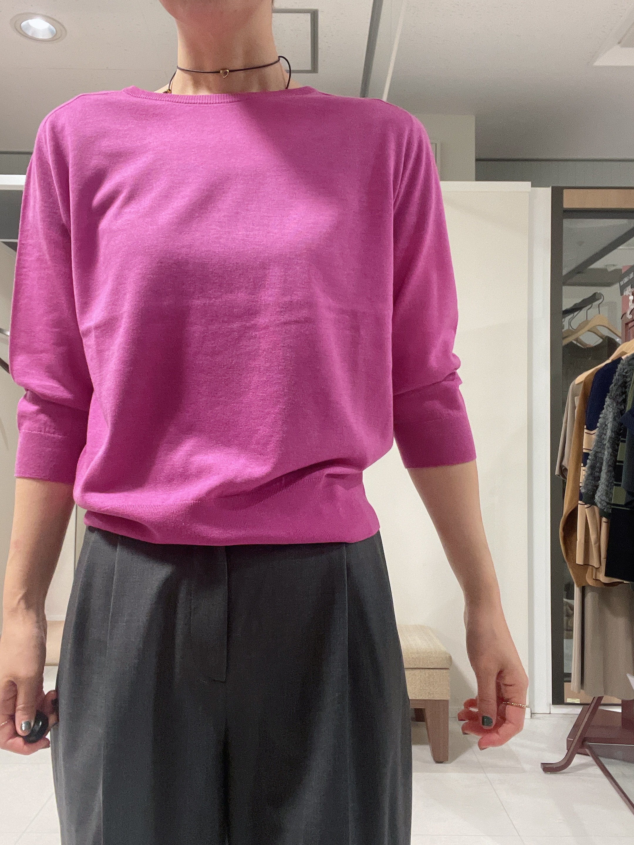 IWAMOさんの「UNTITLED｜【薄手ニット/オンオフ使える】ファインゲージニットプルオーバー」を使ったコーディネート