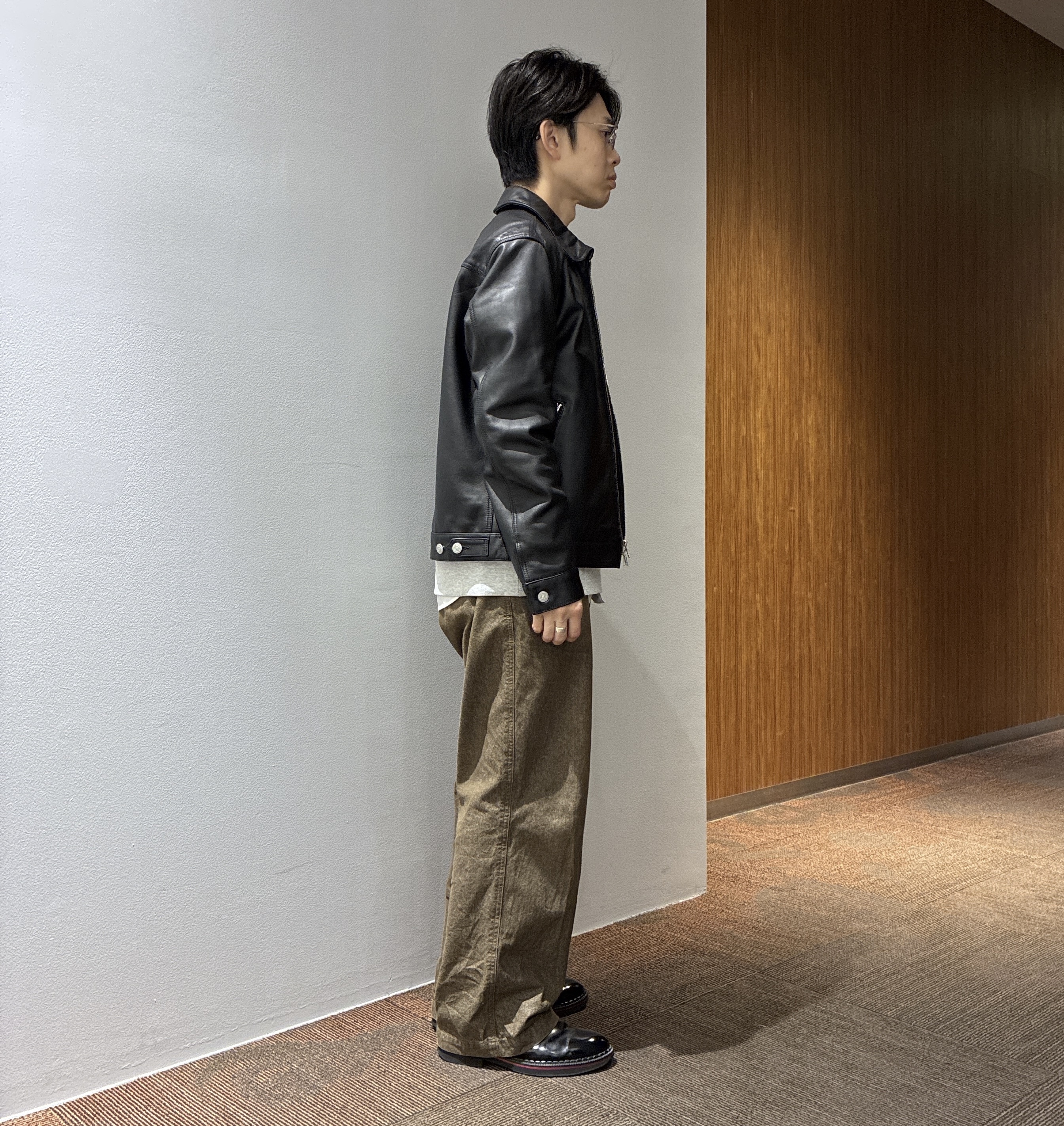 わいずみさんの「TAKEO KIKUCHI｜【BOWLER HAT LABEL】シングルレザーライダースジャケット」を使ったコーディネート
