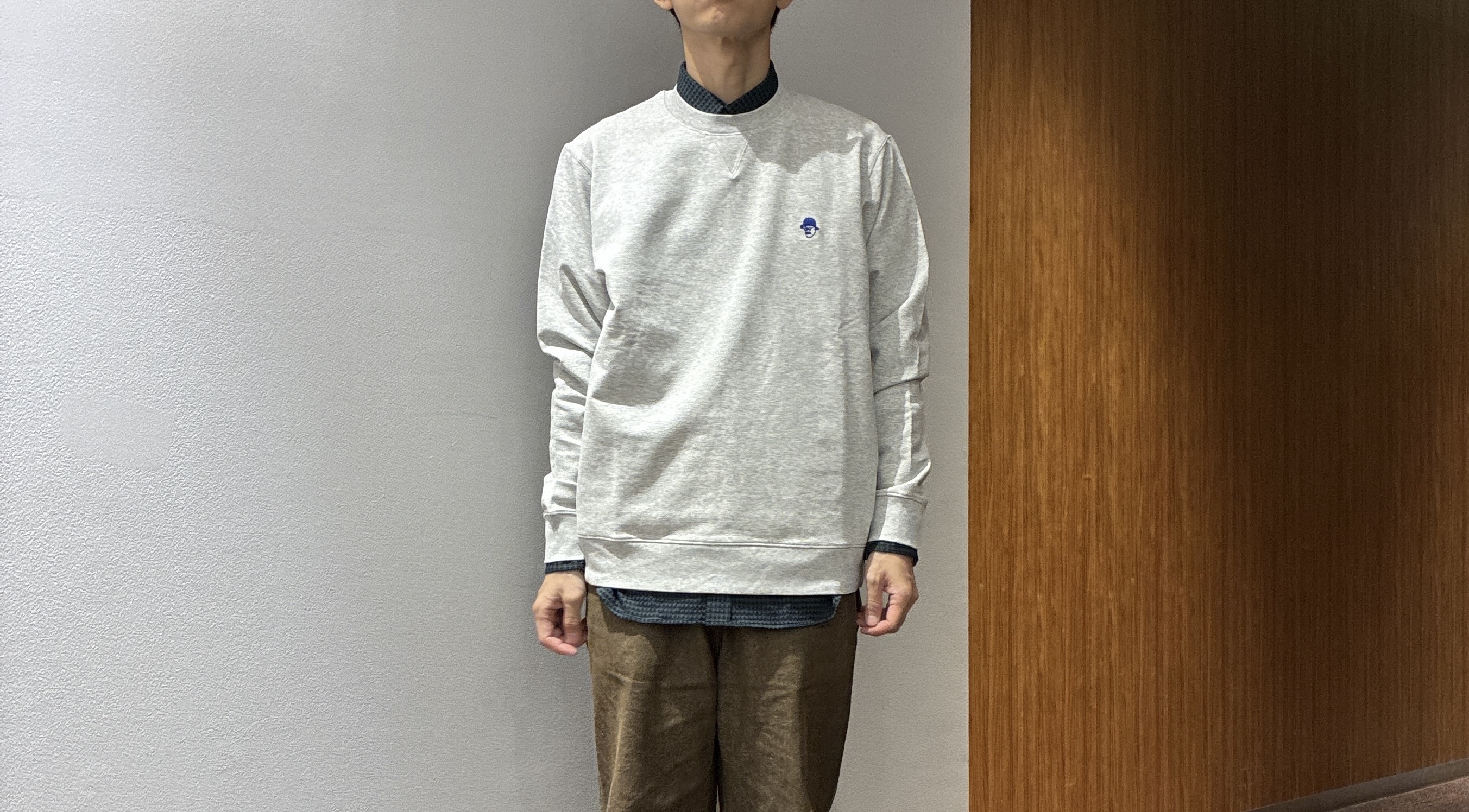 わいずみさんの「TAKEO KIKUCHI｜ワンポイント刺繍 ミニ裏毛 プルオーバージャージ」を使ったコーディネート