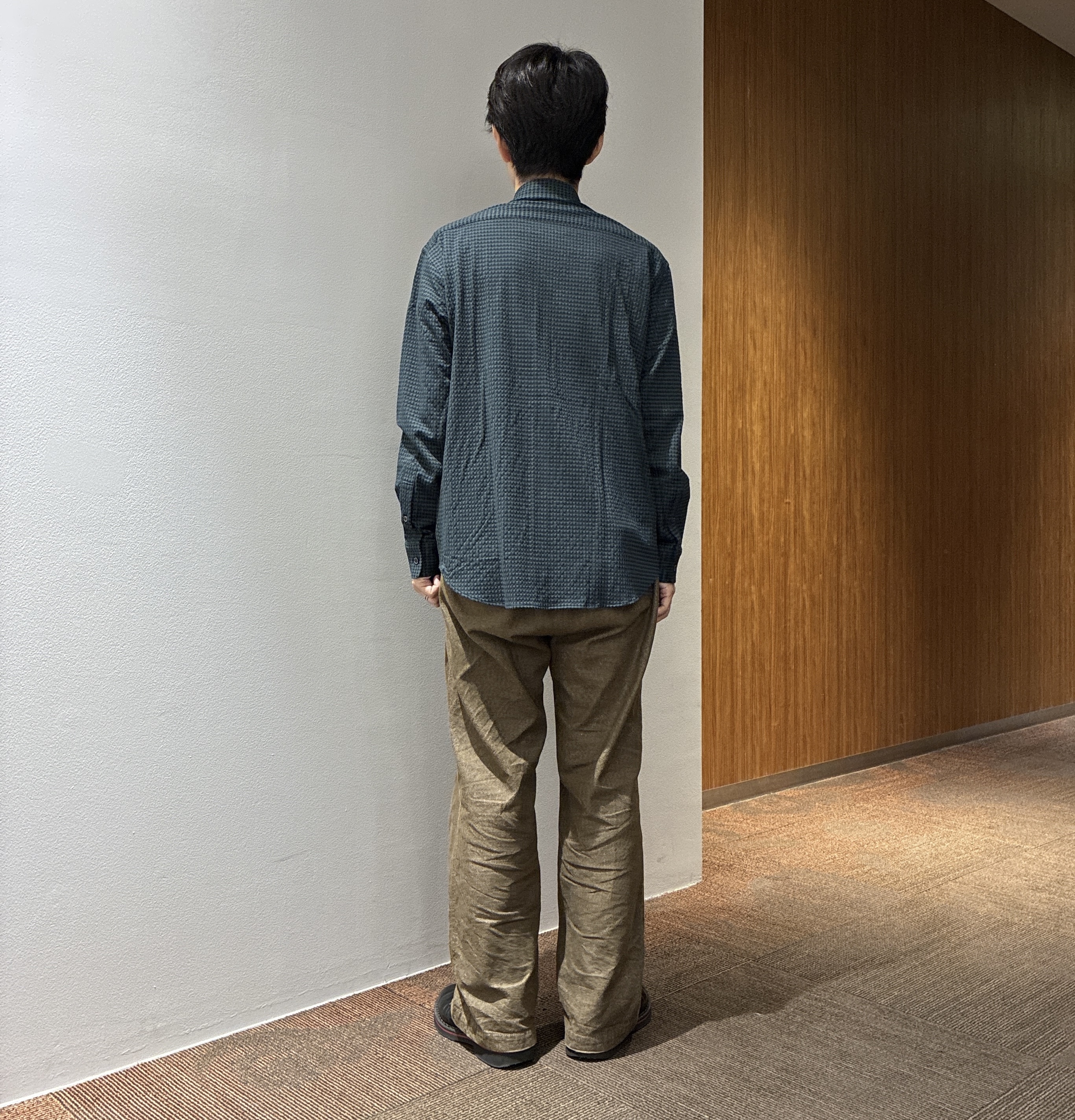 わいずみさんの「TAKEO KIKUCHI｜ワンポイント刺繍 ミニ裏毛 プルオーバージャージ」を使ったコーディネート