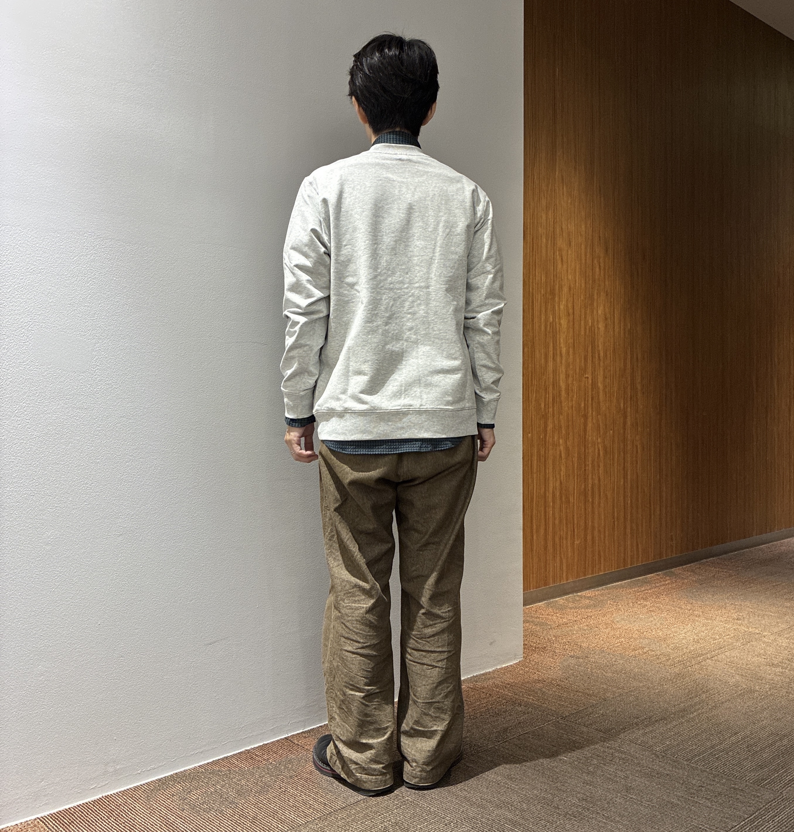 わいずみさんの「TAKEO KIKUCHI｜ワンポイント刺繍 ミニ裏毛 プルオーバージャージ」を使ったコーディネート