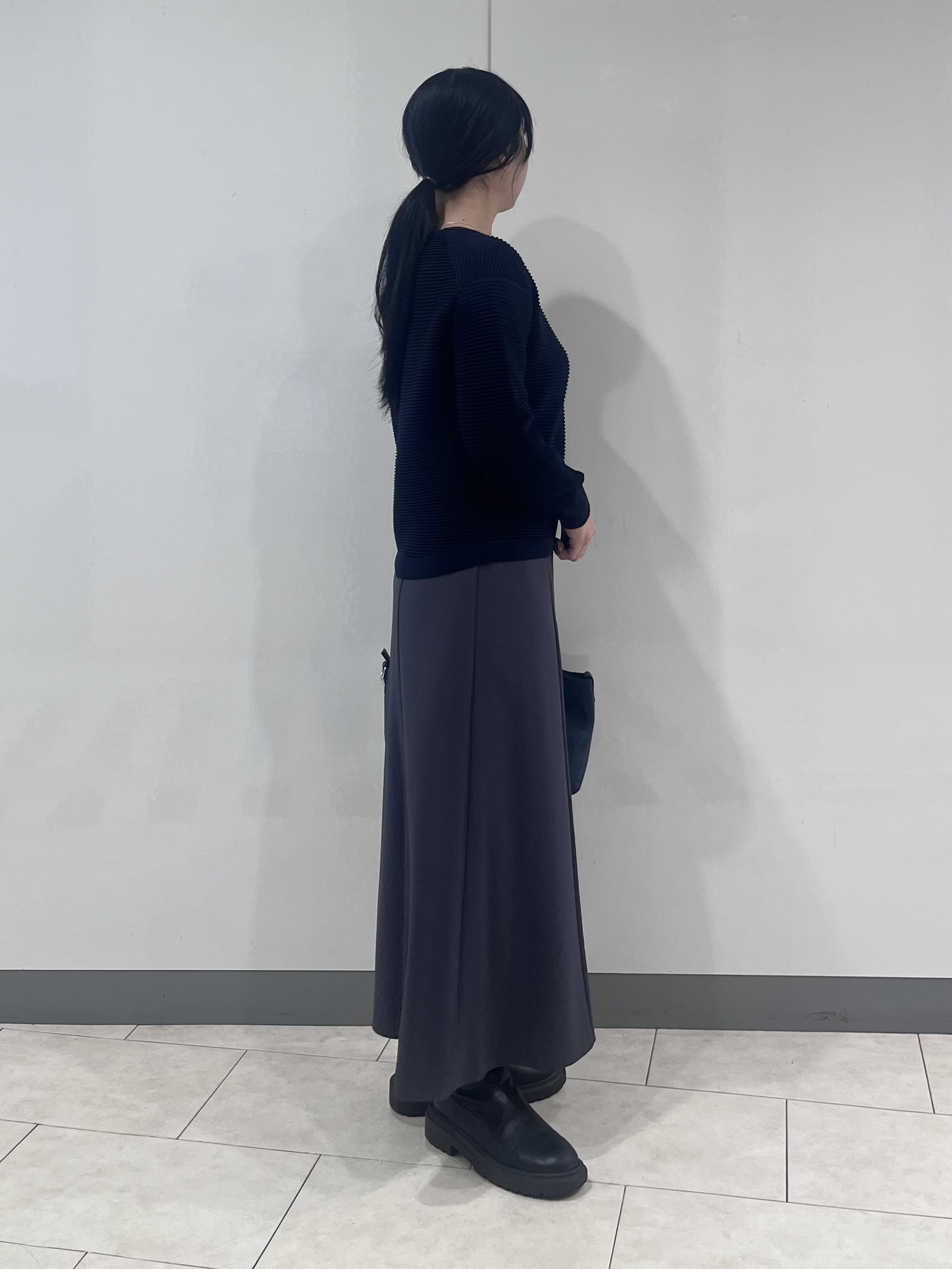 hasuさんの「INDIVI｜【ウール混／体型カバー】ラメガーター編み Vネックニット」を使ったコーディネート