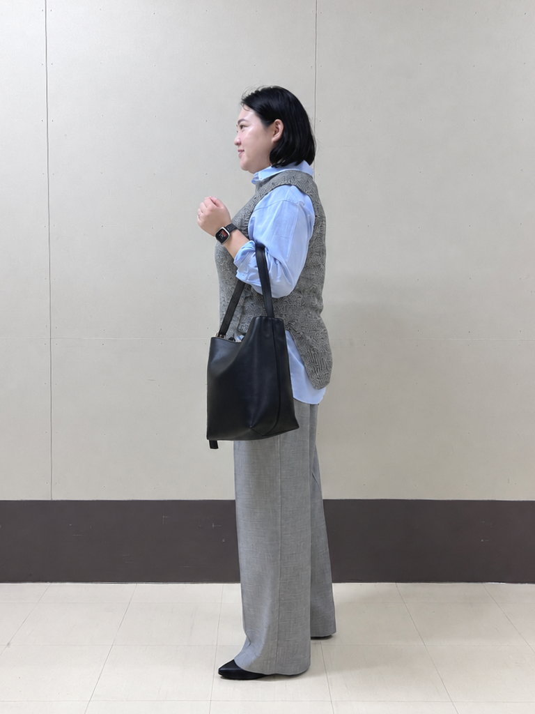 chikaさんの「UNTITLED｜【5色展開/手洗い可】ローシルクウールニットベスト」を使ったコーディネート