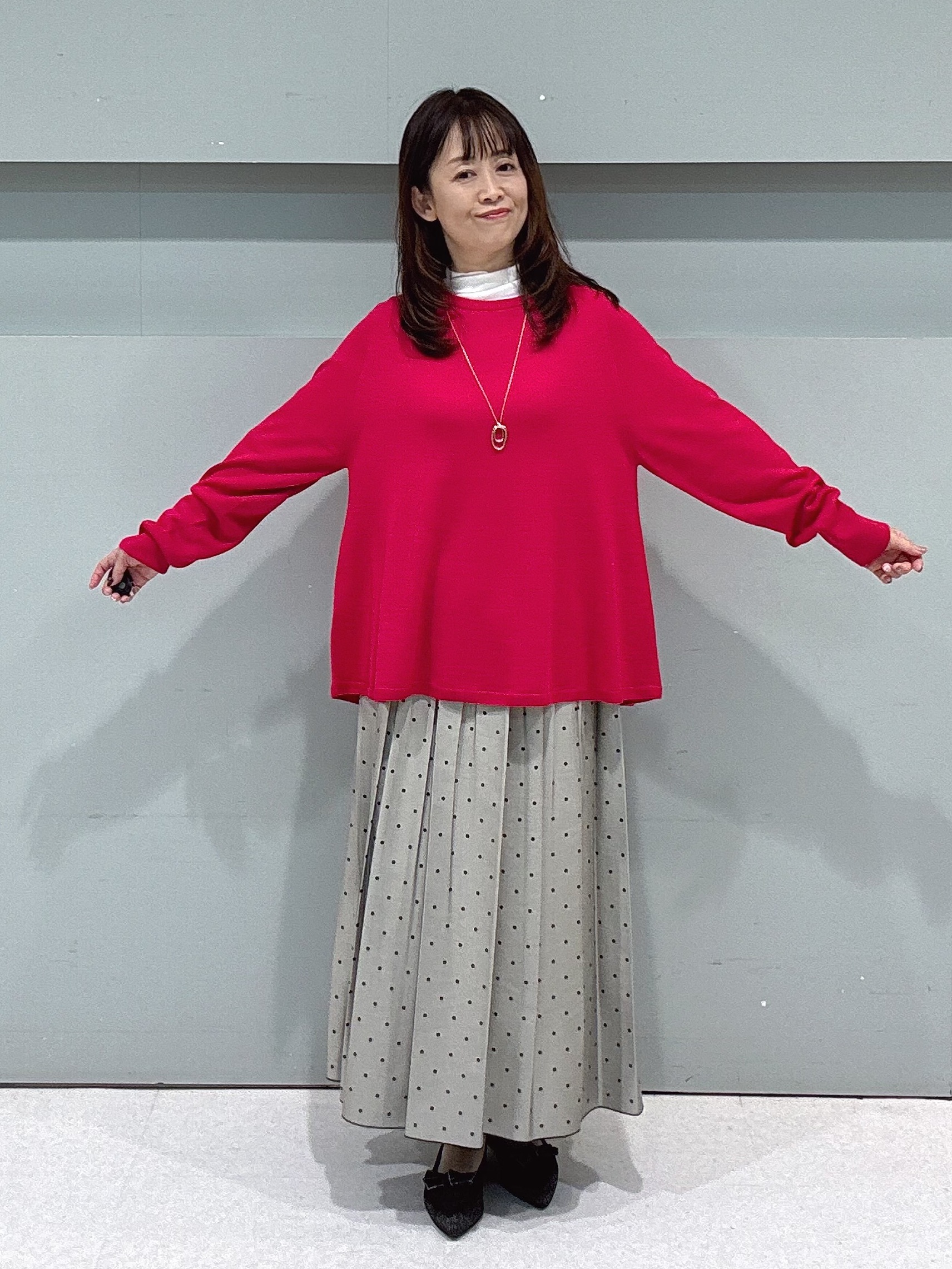 makiさんの「UNTITLED｜【きれいに体型カバー/8色展開】Aラインシルエットニットプルオーバー」を使ったコーディネート