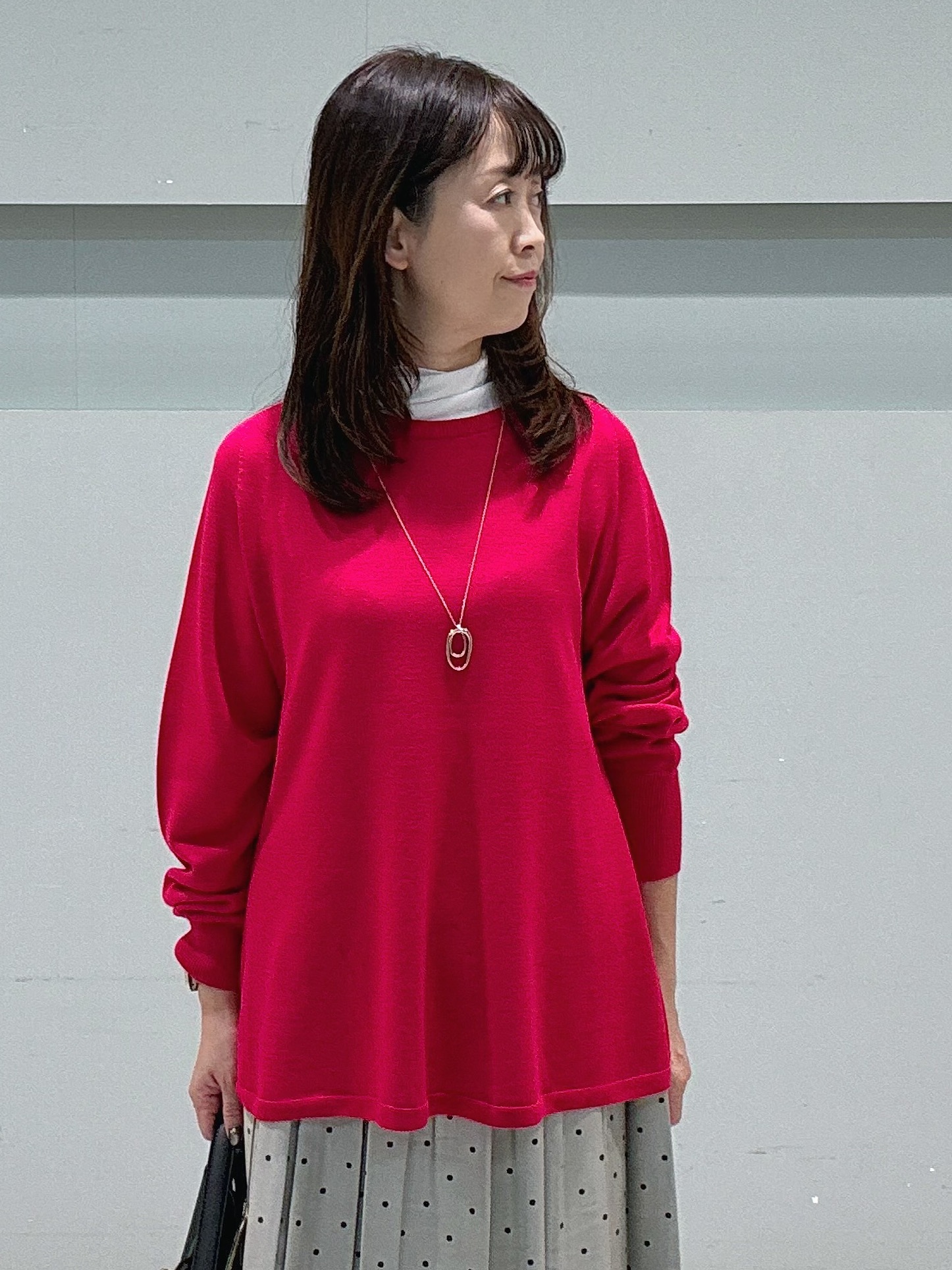 makiさんの「UNTITLED｜【きれいに体型カバー/8色展開】Aラインシルエットニットプルオーバー」を使ったコーディネート
