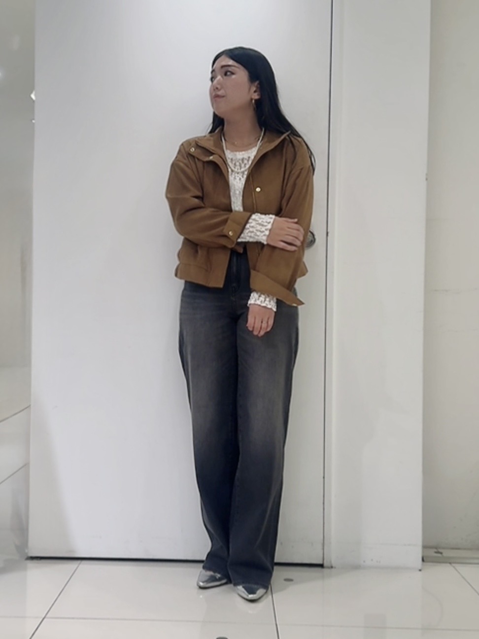 なかじさんの「UNTITLED｜【羽織りのインナーに】レースプルオーバー」を使ったコーディネート