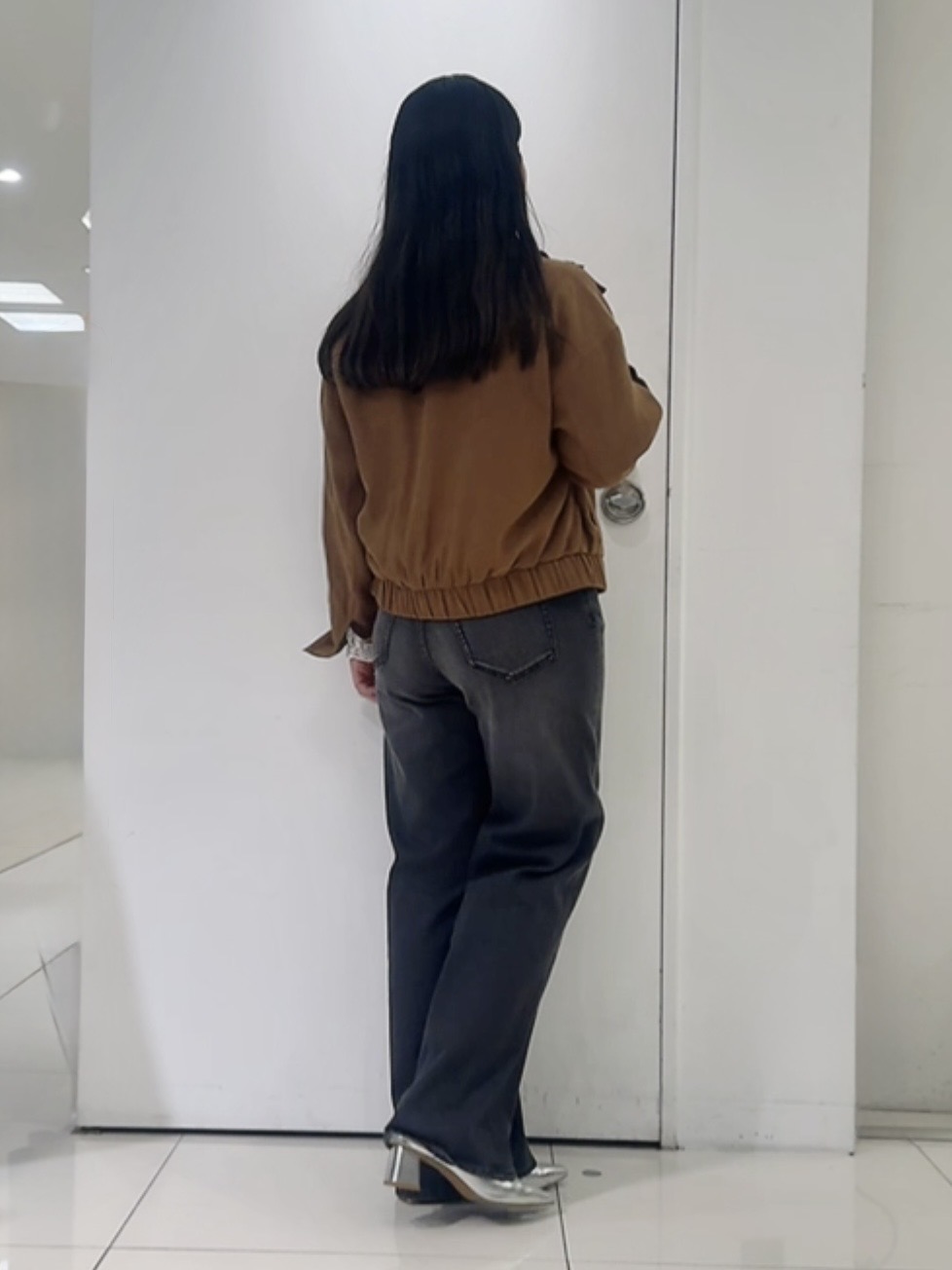 なかじさんの「UNTITLED｜【羽織りのインナーに】レースプルオーバー」を使ったコーディネート