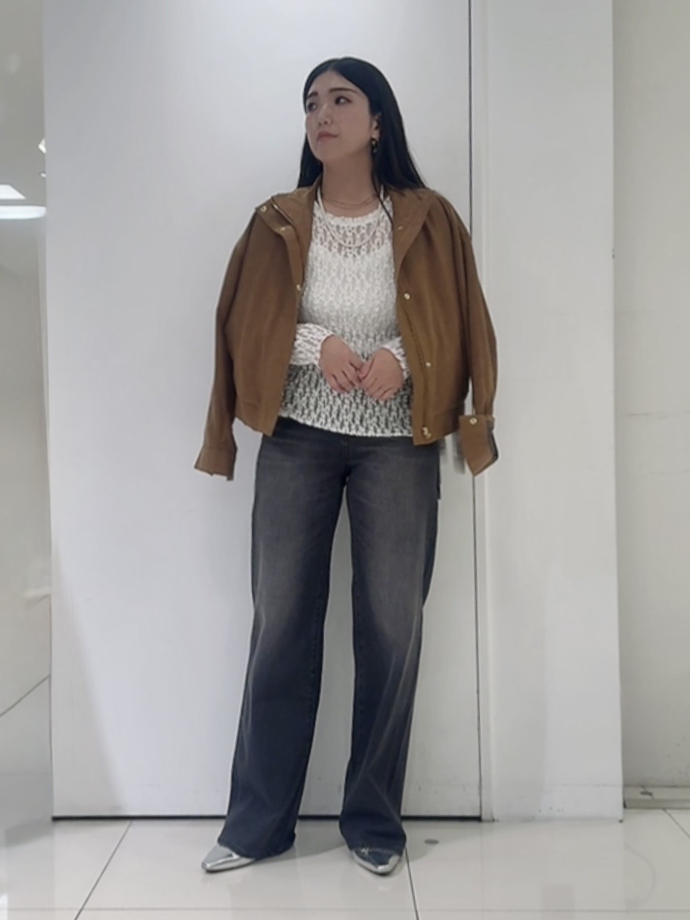なかじさんの「UNTITLED｜【羽織りのインナーに】レースプルオーバー」を使ったコーディネート