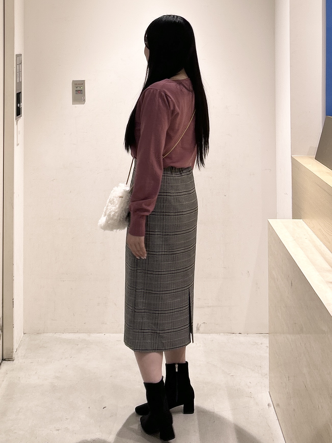 sayaさんの「OPAQUE.CLIP｜ビジューパーツ付きハートネックニット【洗濯機OK／抗ピリング】」を使ったコーディネート