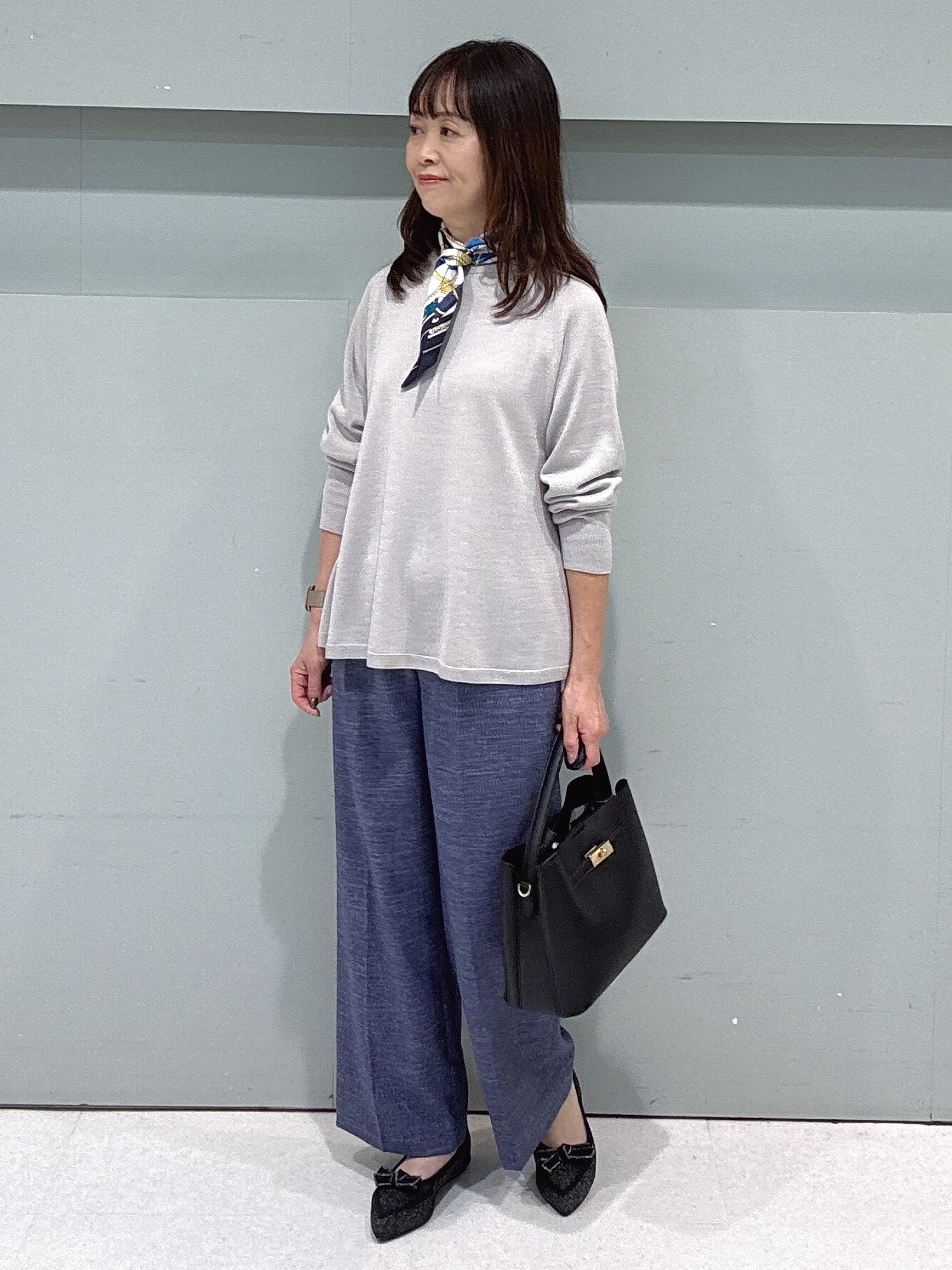 makiさんの「UNTITLED｜【きれいに体型カバー/8色展開】Aラインシルエットニットプルオーバー」を使ったコーディネート