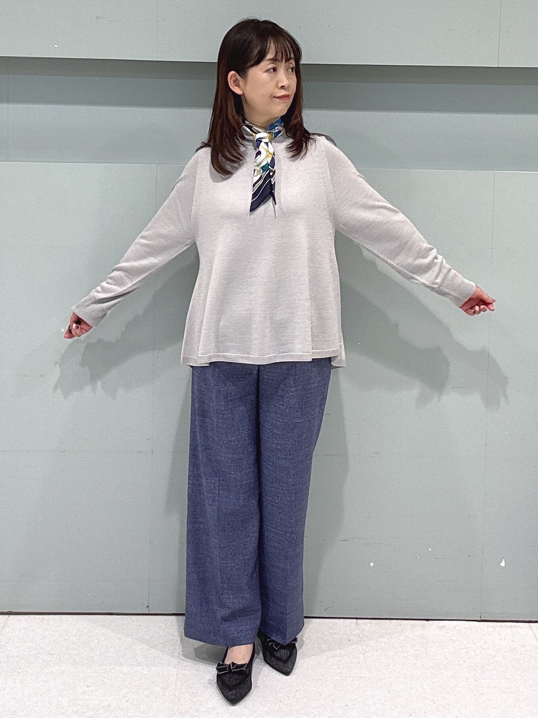makiさんの「UNTITLED｜【きれいに体型カバー/8色展開】Aラインシルエットニットプルオーバー」を使ったコーディネート