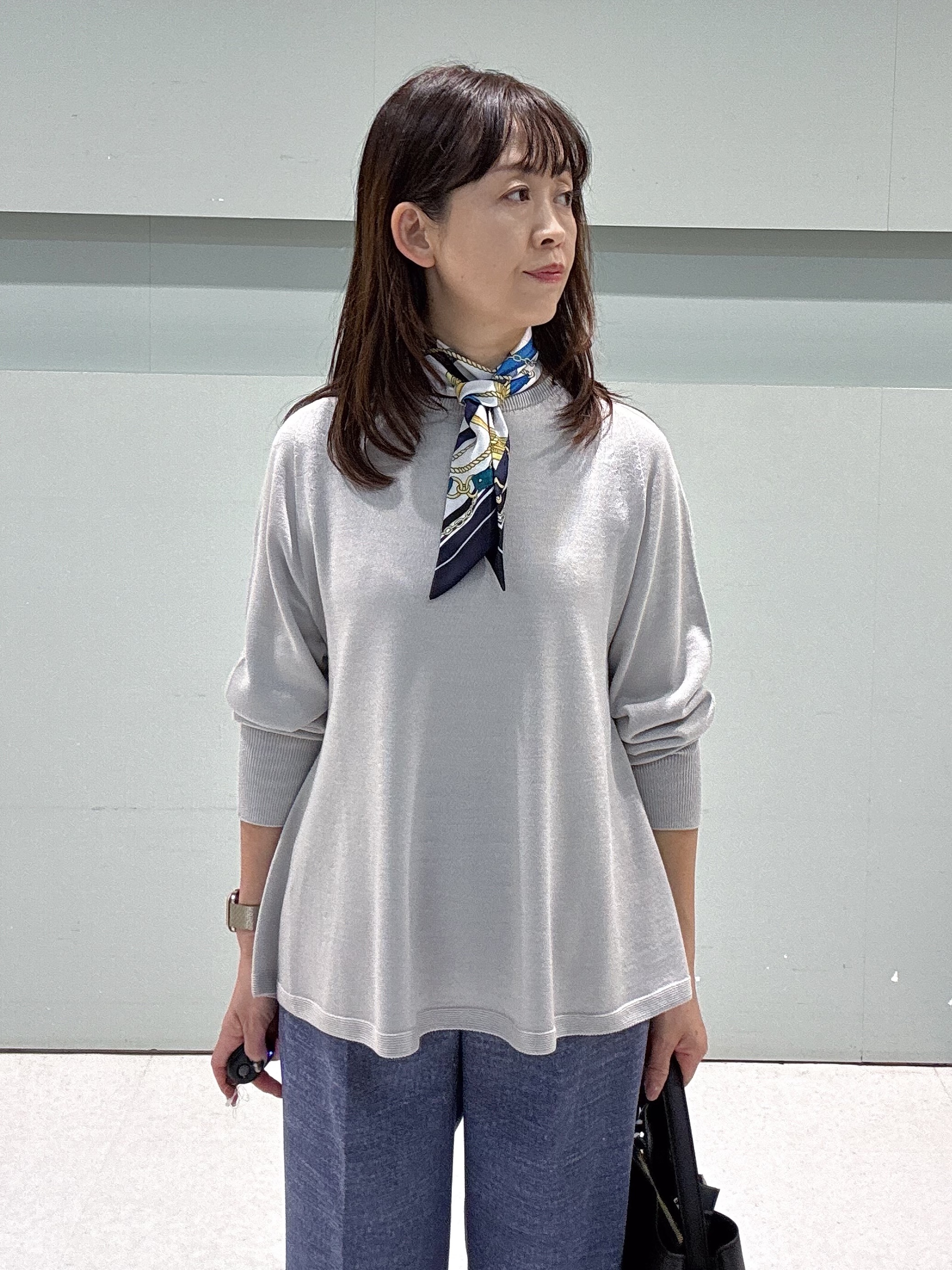 makiさんの「UNTITLED｜【きれいに体型カバー/8色展開】Aラインシルエットニットプルオーバー」を使ったコーディネート
