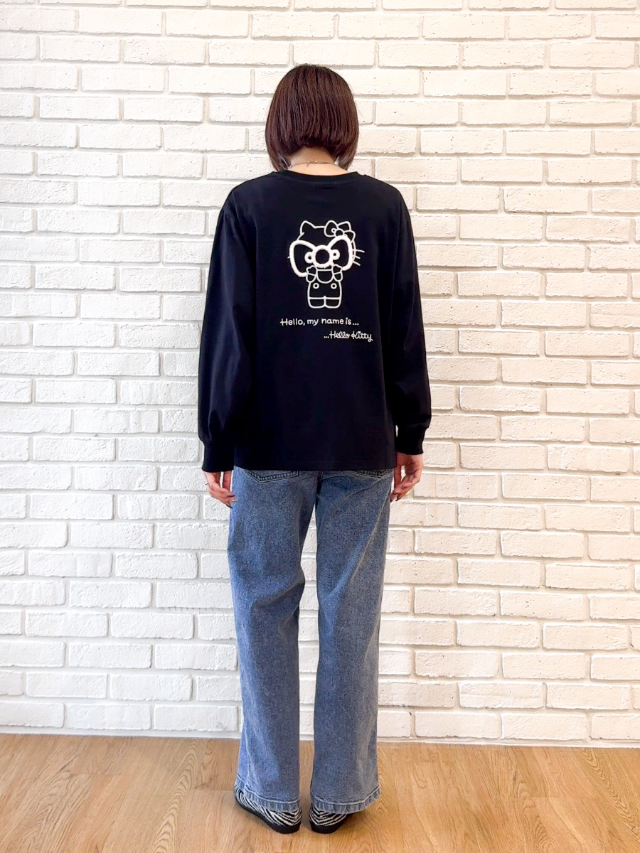 𝐜𝐡𝐢𝐤𝐚さんの「SHOO･LA･RUE｜【HELLO KITTYコラボ】刺繍ロンT」を使ったコーディネート