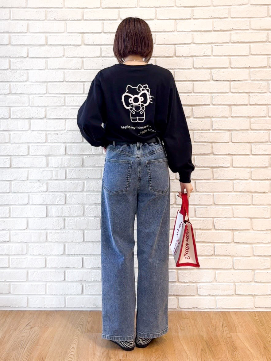 𝐜𝐡𝐢𝐤𝐚さんの「SHOO･LA･RUE｜【HELLO KITTYコラボ】刺繍ロンT」を使ったコーディネート
