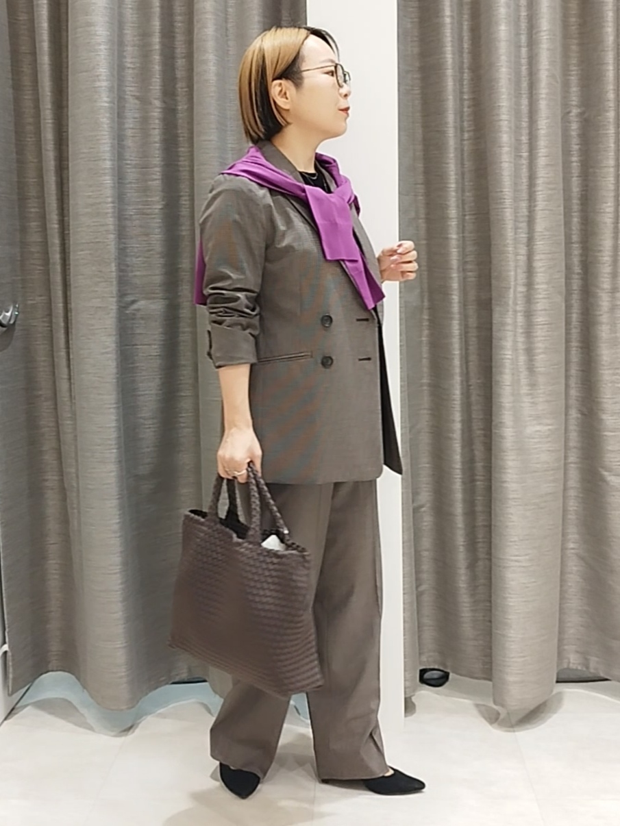 s u g iさんの「UNTITLED｜【セットアップ可/秋羽織り/お仕事スーツ】ウールブレンドダブルジャケット」を使ったコーディネート