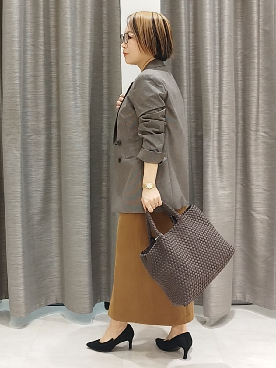 s u g iさんの「UNTITLED｜【セットアップ可/秋羽織り/お仕事スーツ】ウールブレンドダブルジャケット」を使ったコーディネート