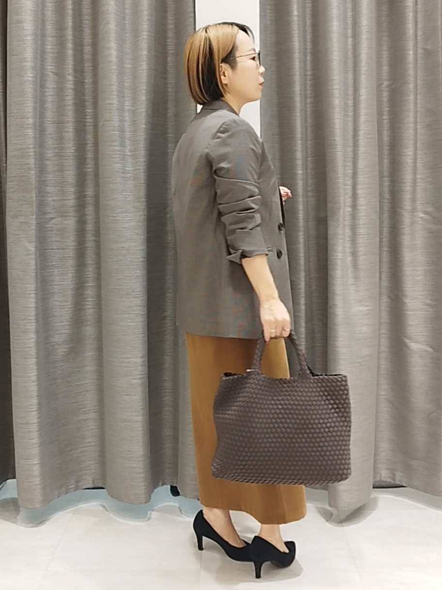 s u g iさんの「UNTITLED｜【セットアップ可/秋羽織り/お仕事スーツ】ウールブレンドダブルジャケット」を使ったコーディネート
