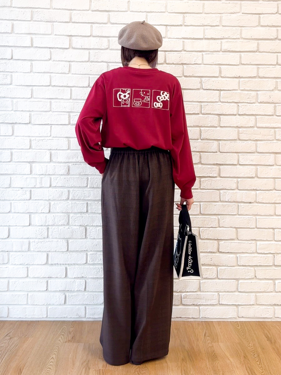 𝐜𝐡𝐢𝐤𝐚さんの「SHOO･LA･RUE｜【HELLO KITTYコラボ】刺繍ロンT」を使ったコーディネート