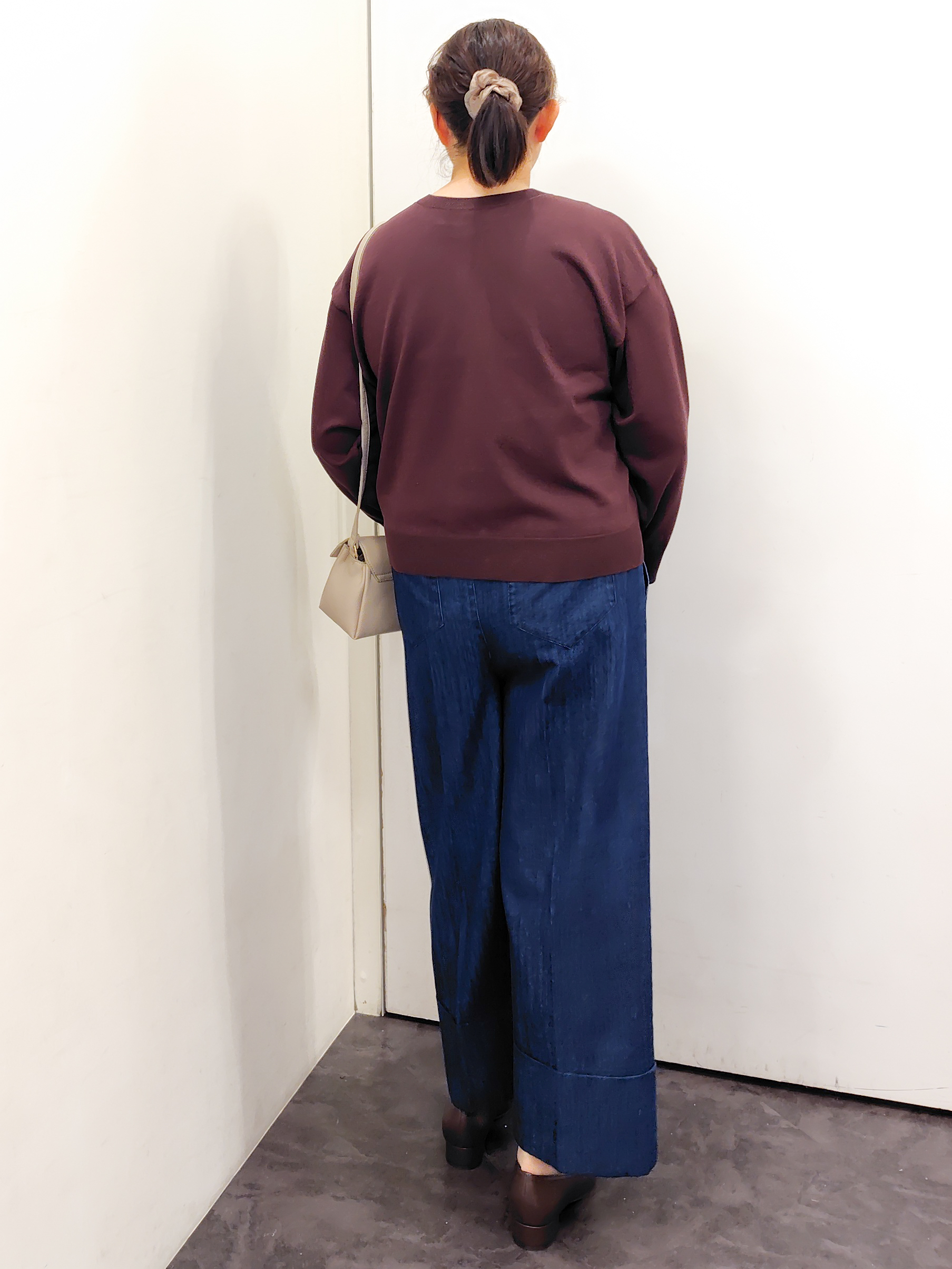 こんちゃんさんの「grove｜【前後2WAY】さりげなく、上品にきらめく ニットカーディガン」を使ったコーディネート