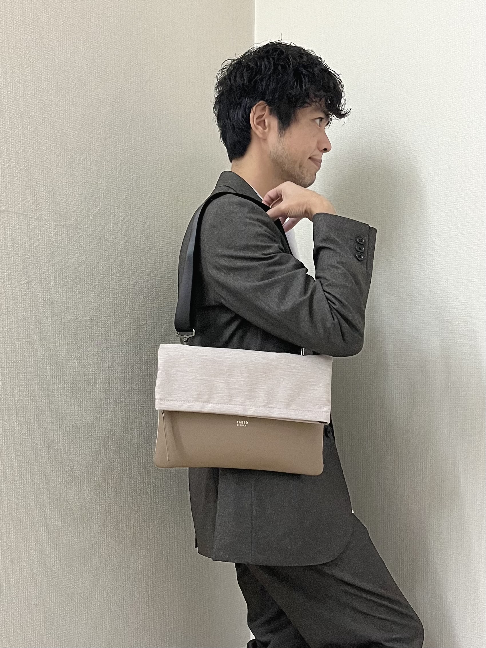 URAさんの「TAKEO KIKUCHI｜ウールライクキャットフット ジャケット」を使ったコーディネート