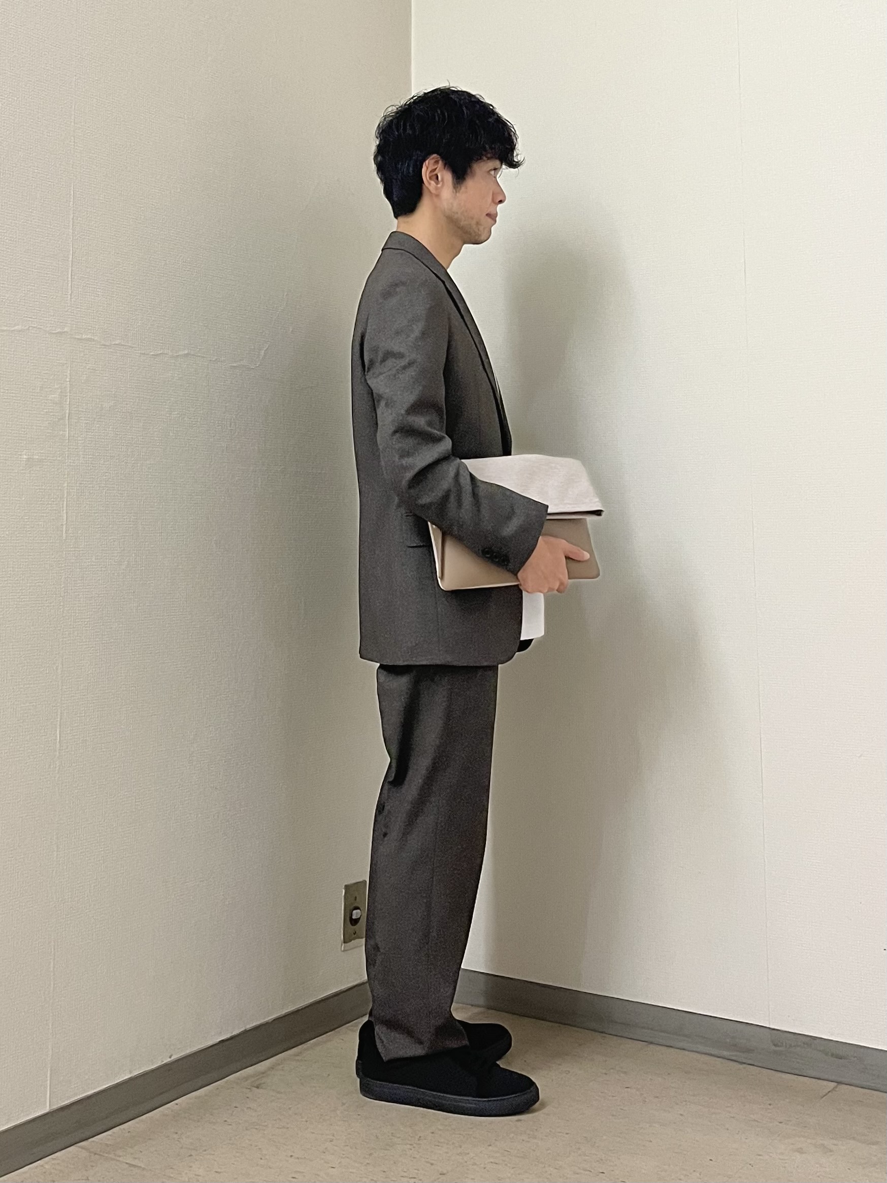 URAさんの「TAKEO KIKUCHI｜ウールライクキャットフット ジャケット」を使ったコーディネート