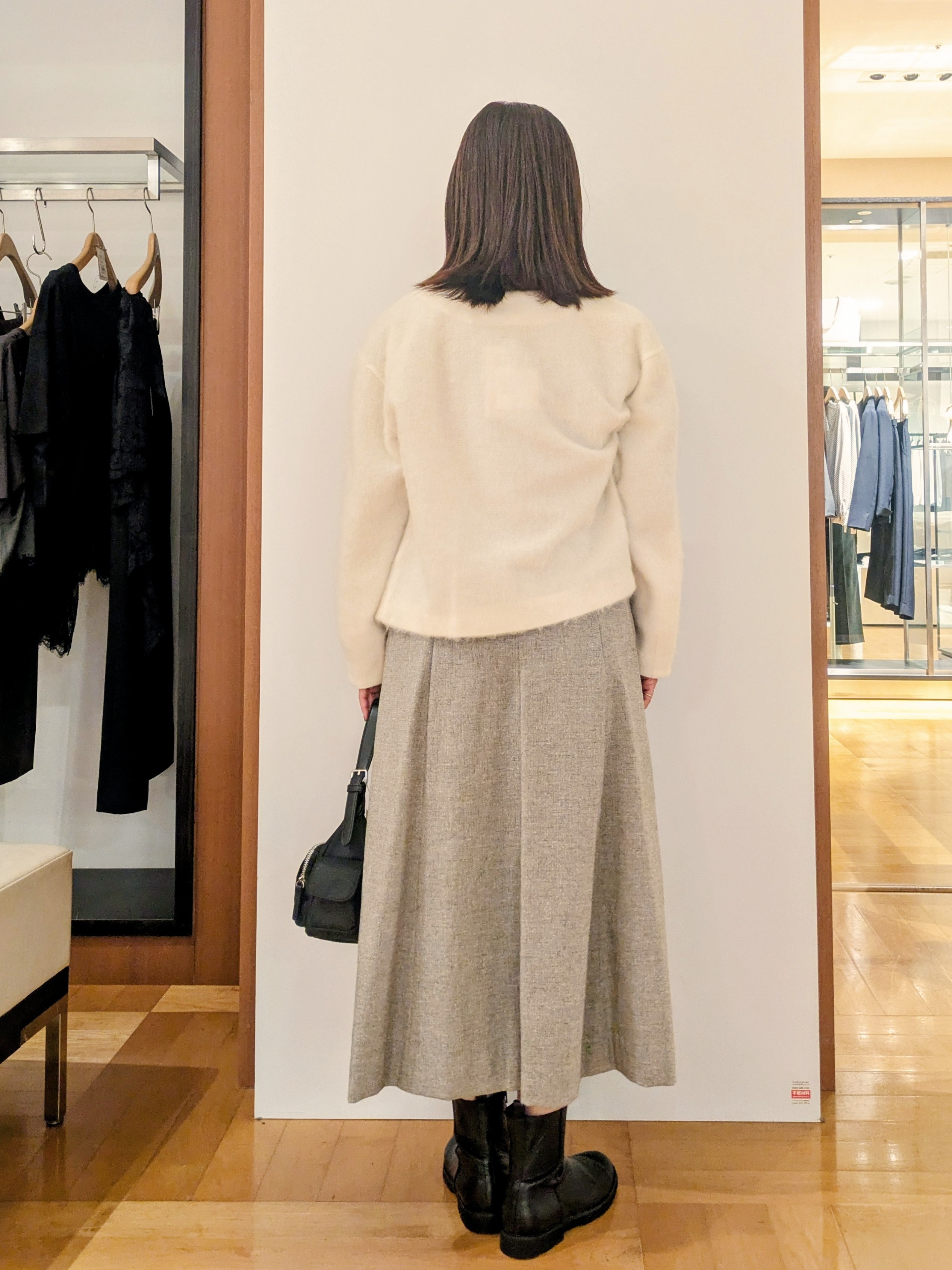 laverさんの「UNTITLED｜【軽アウター/秋羽織り】シャギージップカーデ」を使ったコーディネート
