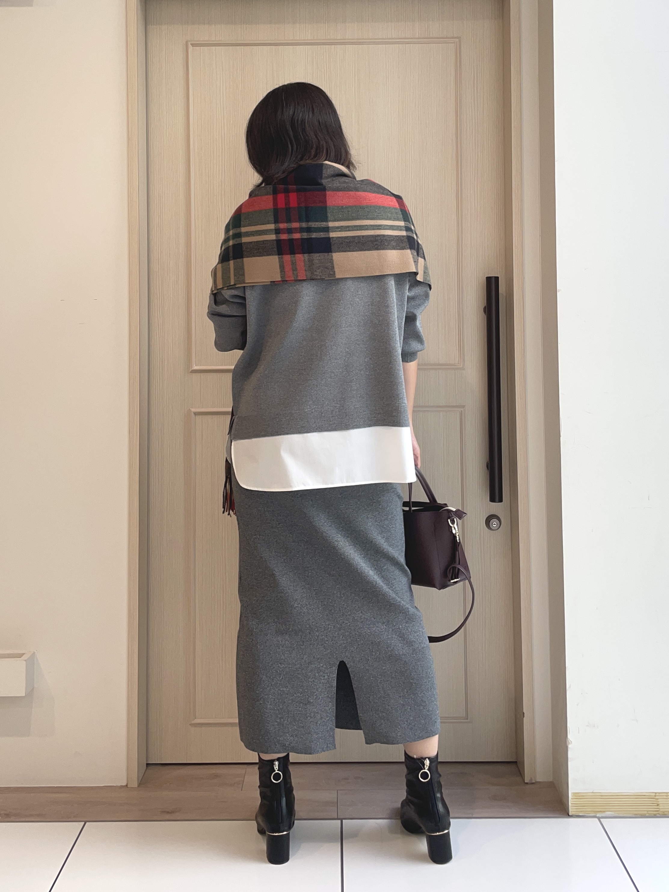 大畠和沙さんの「SHOO･LA･RUE｜【S-LL】着るだけできまる シャツレイヤード風 スポンディッシュニット」を使ったコーディネート