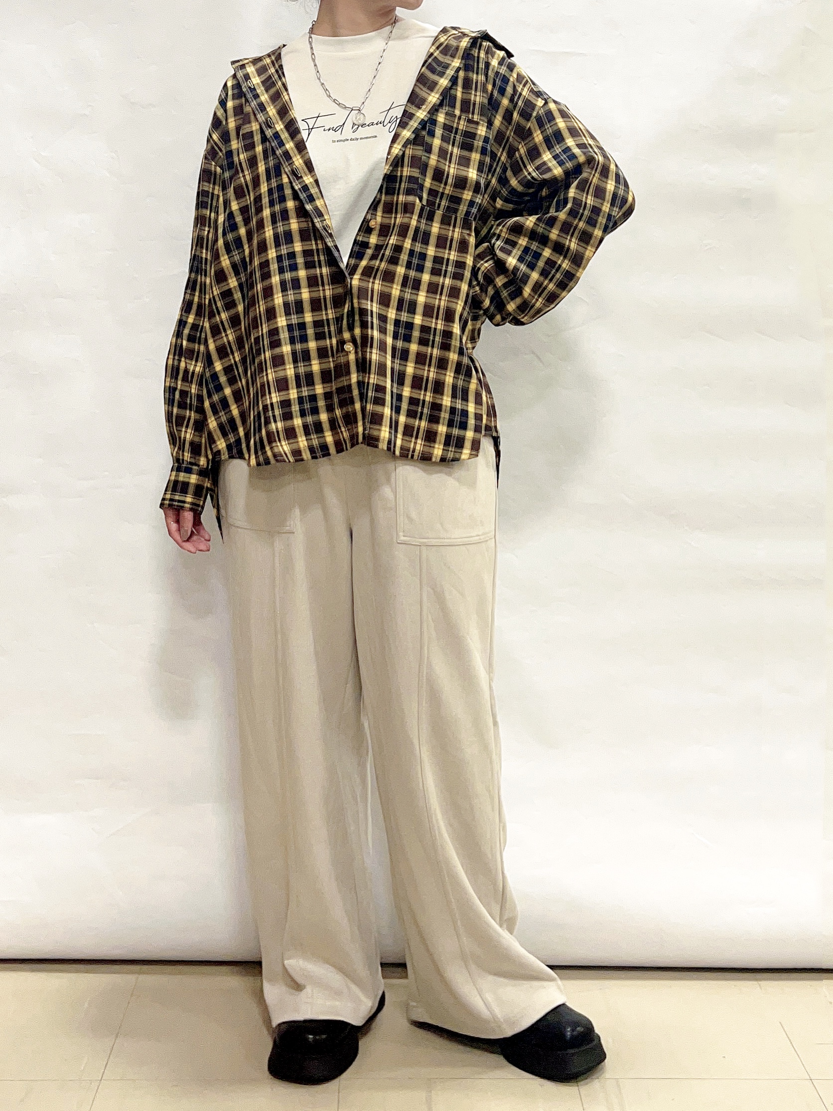 まっつんさんの「SHOO･LA･RUE｜【洗濯後しわになりにくい/S-LL】気分で選ぶ 大人のデイリー使いに ベーシックシャツ」を使ったコーディネート