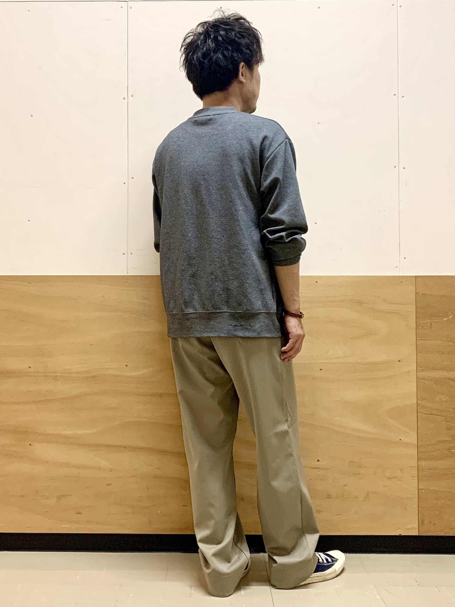 MATUさんの「THE SHOP TK｜【洗濯機OK／ユニセックス】ダンボール ロゴスウェット」を使ったコーディネート