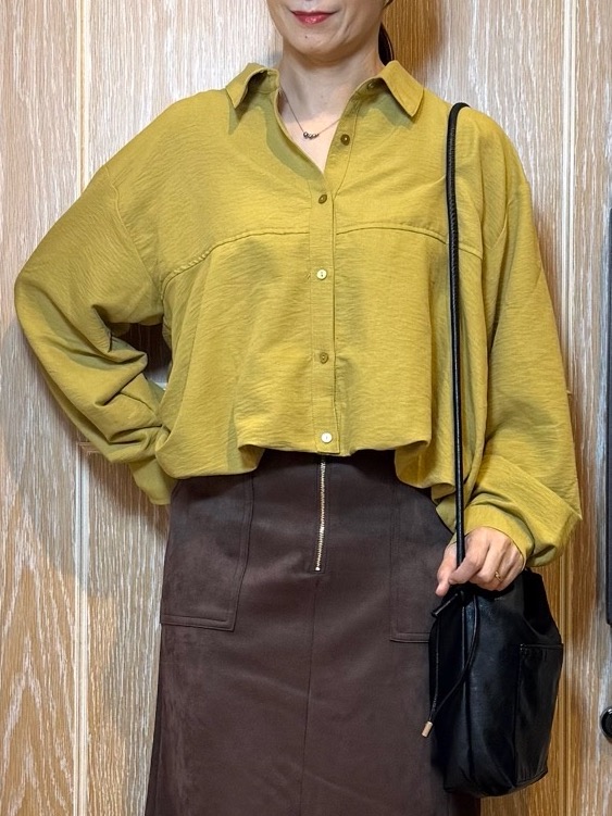 KAORIさんの「SHOO･LA･RUE｜【S-LL/洗濯機可】インせず即こなれる 裾バルーンシャツ」を使ったコーディネート