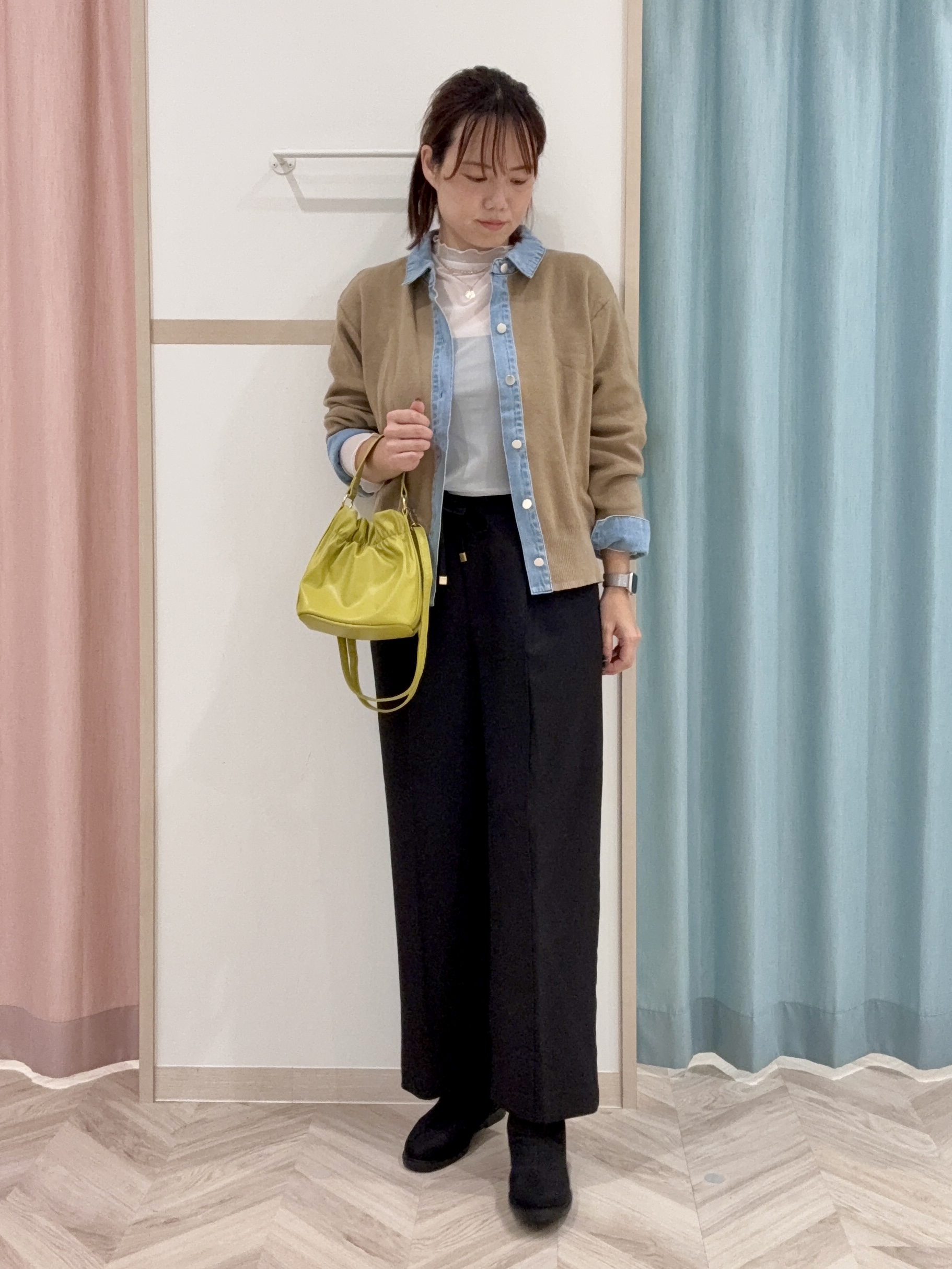 kさんの「SHOO･LA･RUE｜【S-LL/洗濯機可】コーデにプラスするだけで垢抜ける 柄アソートシアーチュールトップス」を使ったコーディネート