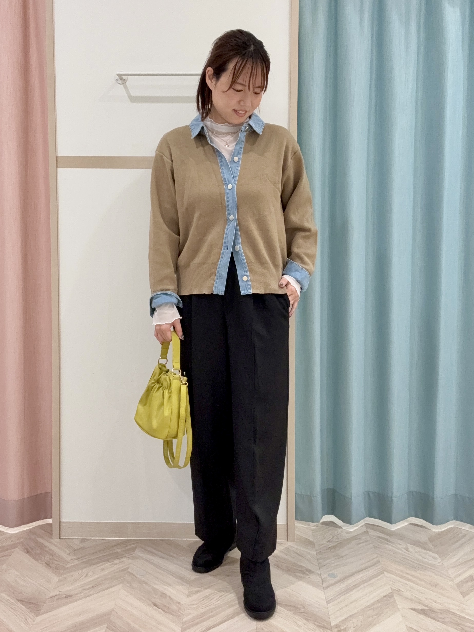 kさんの「SHOO･LA･RUE｜【S-LL/洗濯機可】コーデにプラスするだけで垢抜ける 柄アソートシアーチュールトップス」を使ったコーディネート
