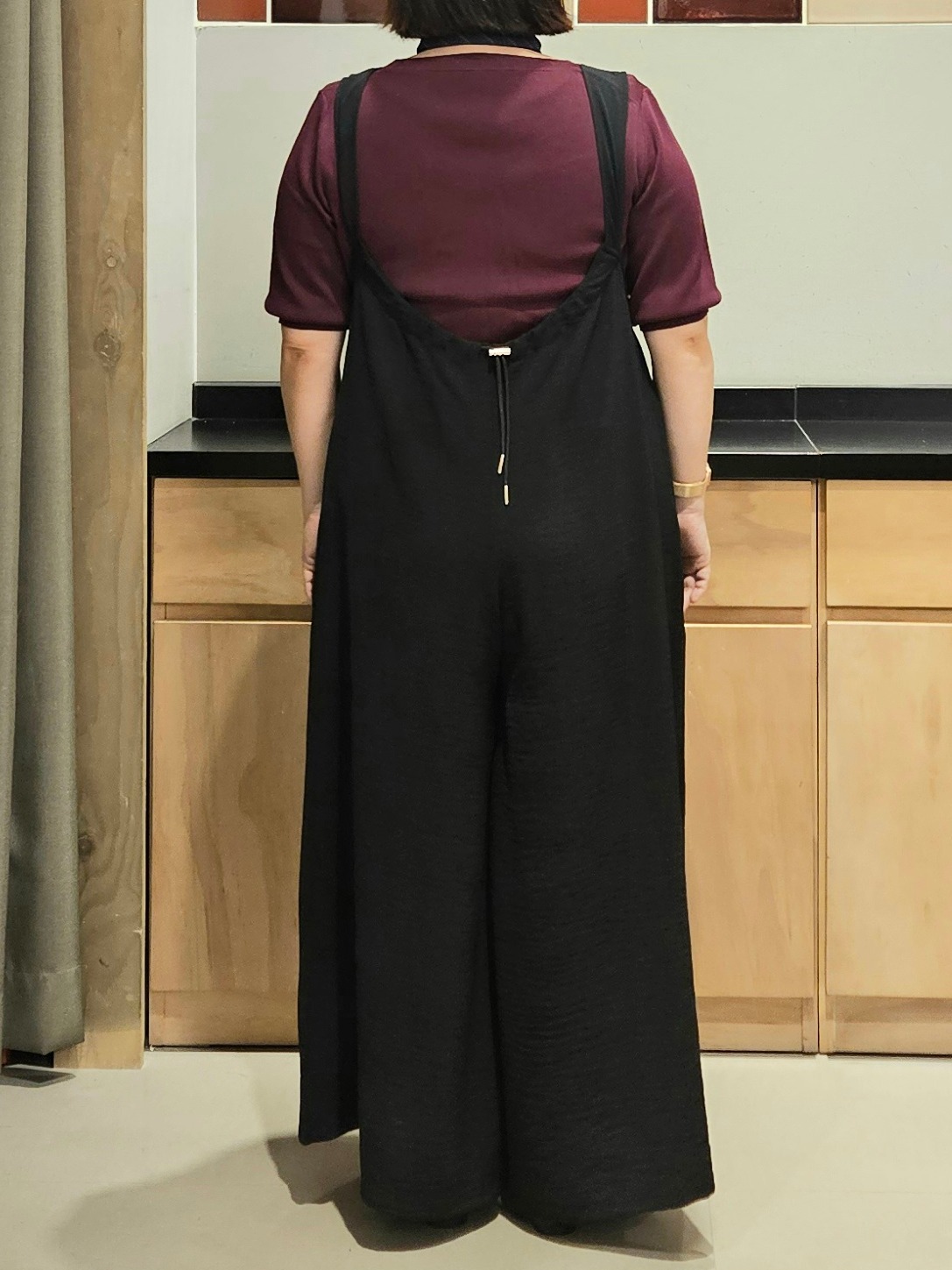 okayuさんの「THE SHOP TK｜【秋始めにちょうどいい/毛玉防止】すっきりVネック秋色6分袖ニット」を使ったコーディネート