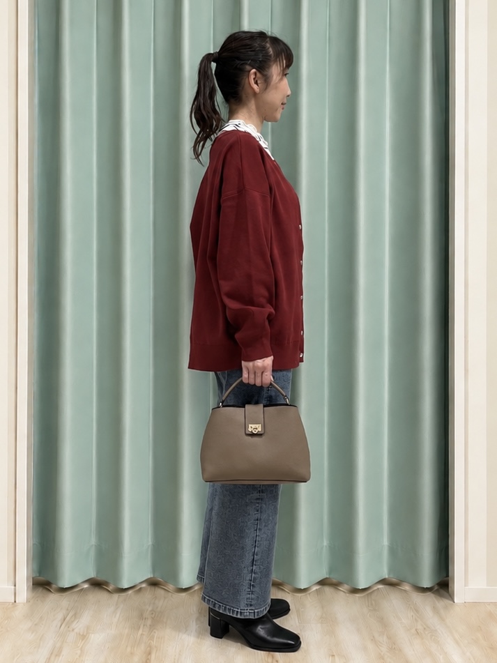 まつみさんの「SHOO･LA･RUE｜【セットアップ可/洗濯機可】軽やかに羽織れる スポンディッシュ ニットカーディガン」を使ったコーディネート