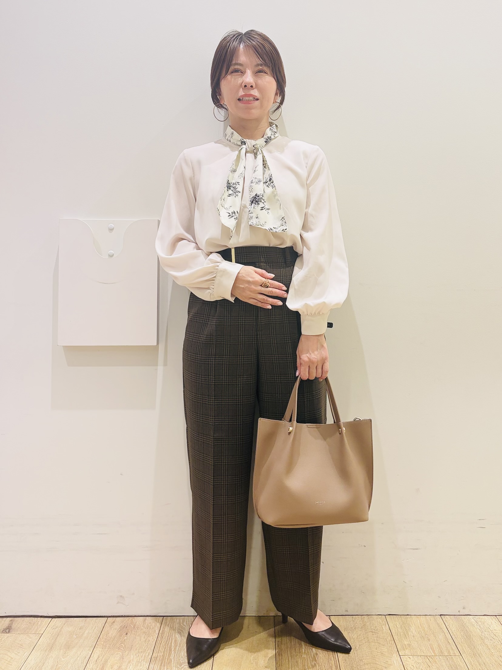 YUKOさんの「index｜【セットアップ可】ストレッチツイルワイドパンツ《防シワ／洗濯機OK》」を使ったコーディネート